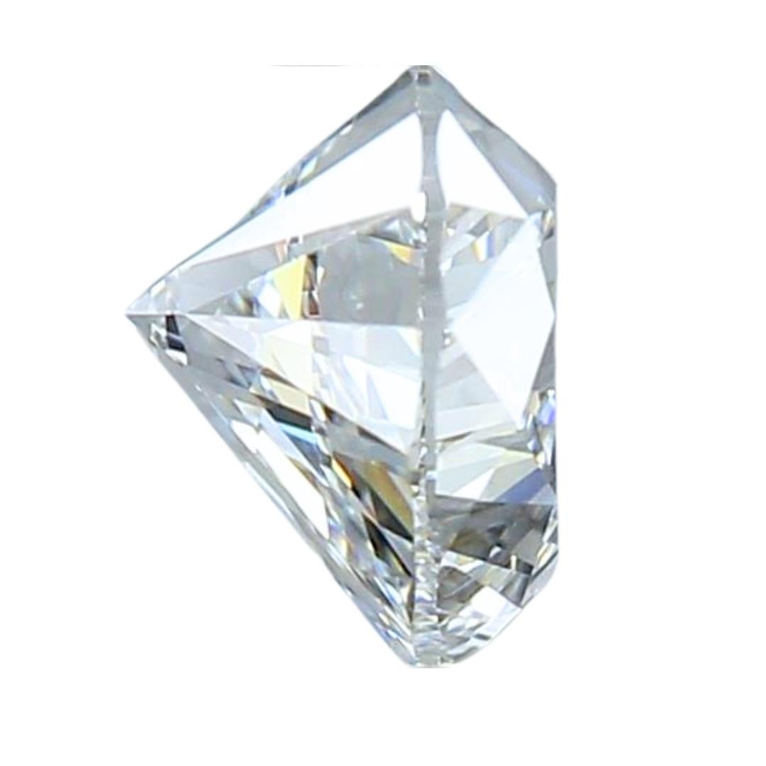 Captivating 0.90ct Ideal Cut Heart-Shaped Diamond - GIA Certified In New Condition For Sale In רמת גן, IL