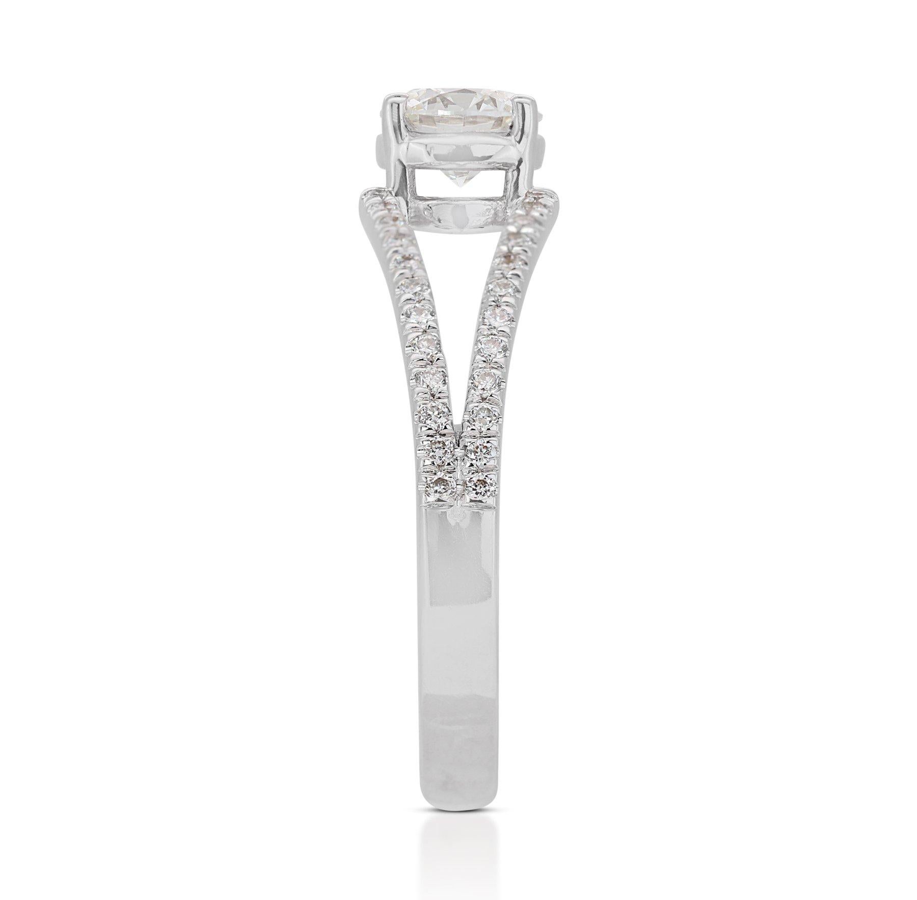 Captivating 0.92ct Triple Excellent Ideal Cut Diamonds Pave Ring - GIA Certified For Sale 1
