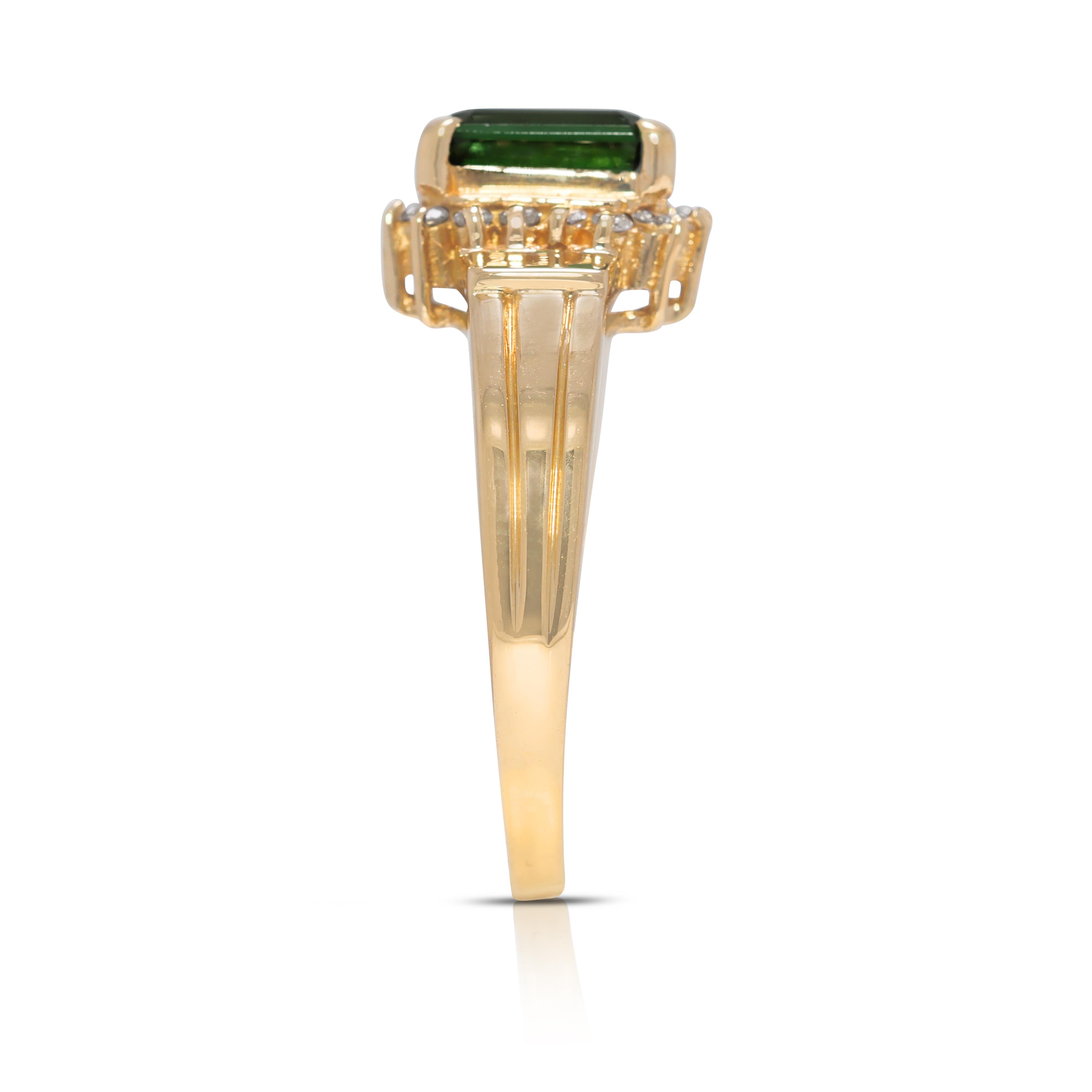 Captivant bague en or jaune 18 carats, tsavorite 0,96 carat et diamant naturel Pour femmes en vente