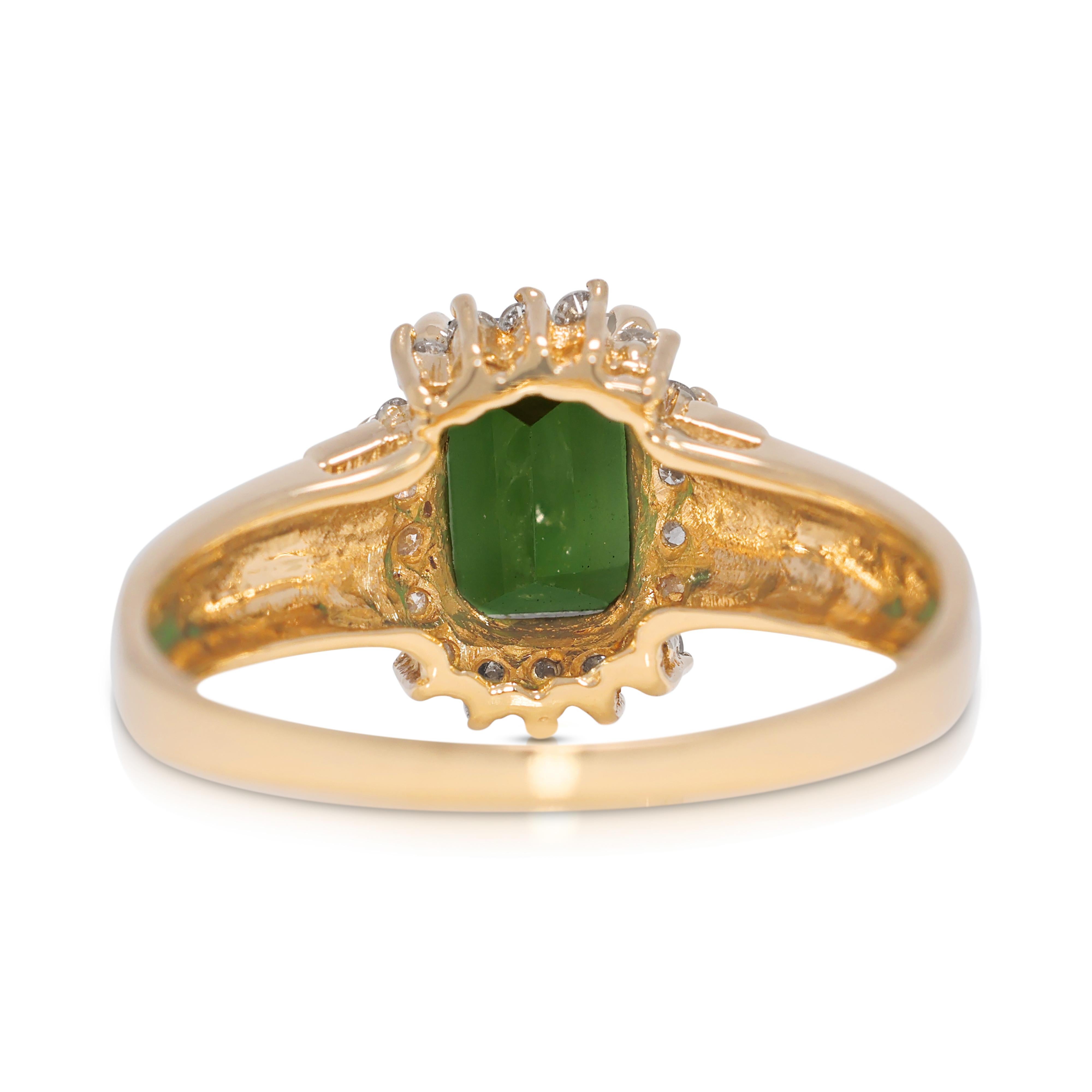 Captivant bague en or jaune 18 carats, tsavorite 0,96 carat et diamant naturel en vente 2