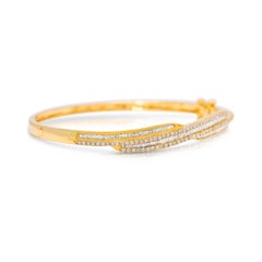 Captivant bracelet en or jaune 9K avec grappe de diamants naturels de 0,97ct