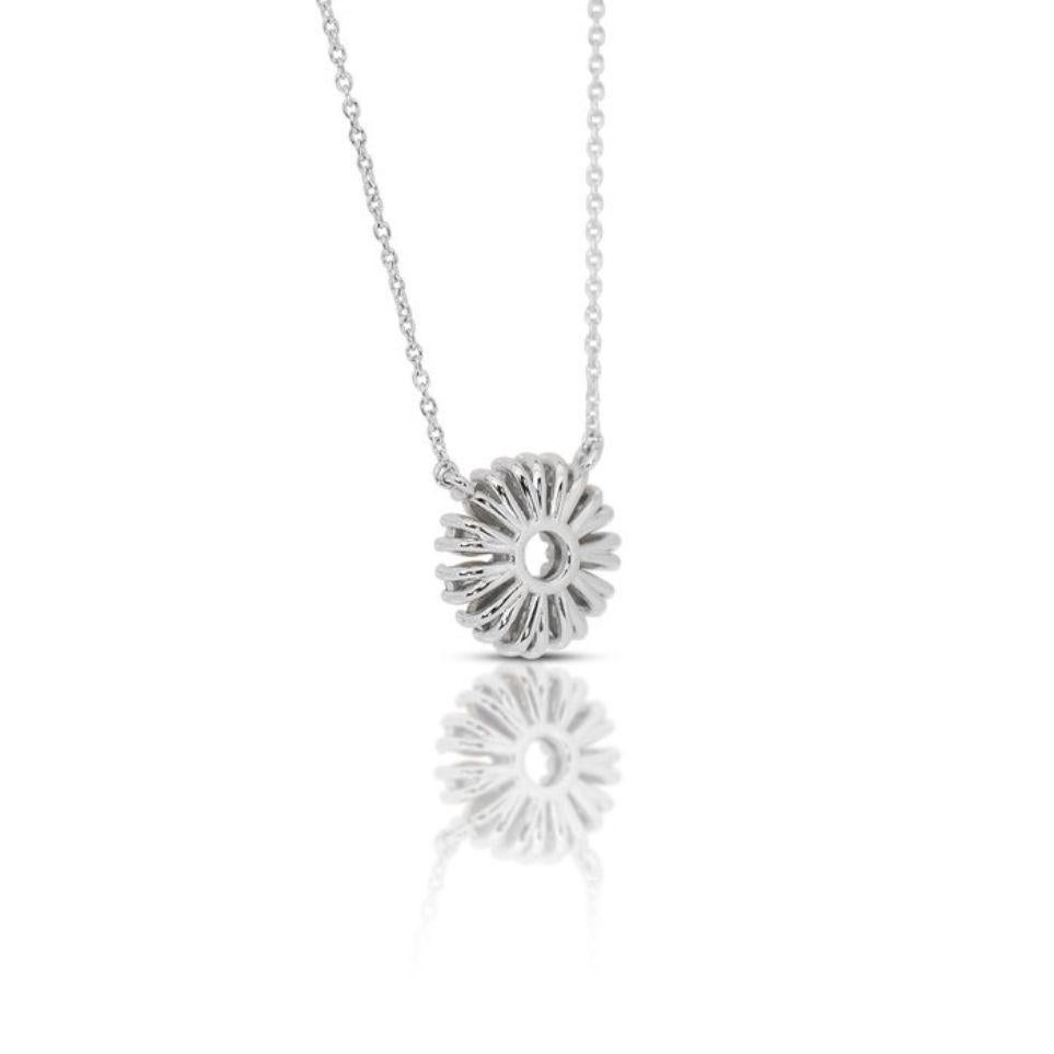 Captivating 1.01 Carat Pear Brilliant-cut Diamond Necklace in 18K White Gold For Sale 1