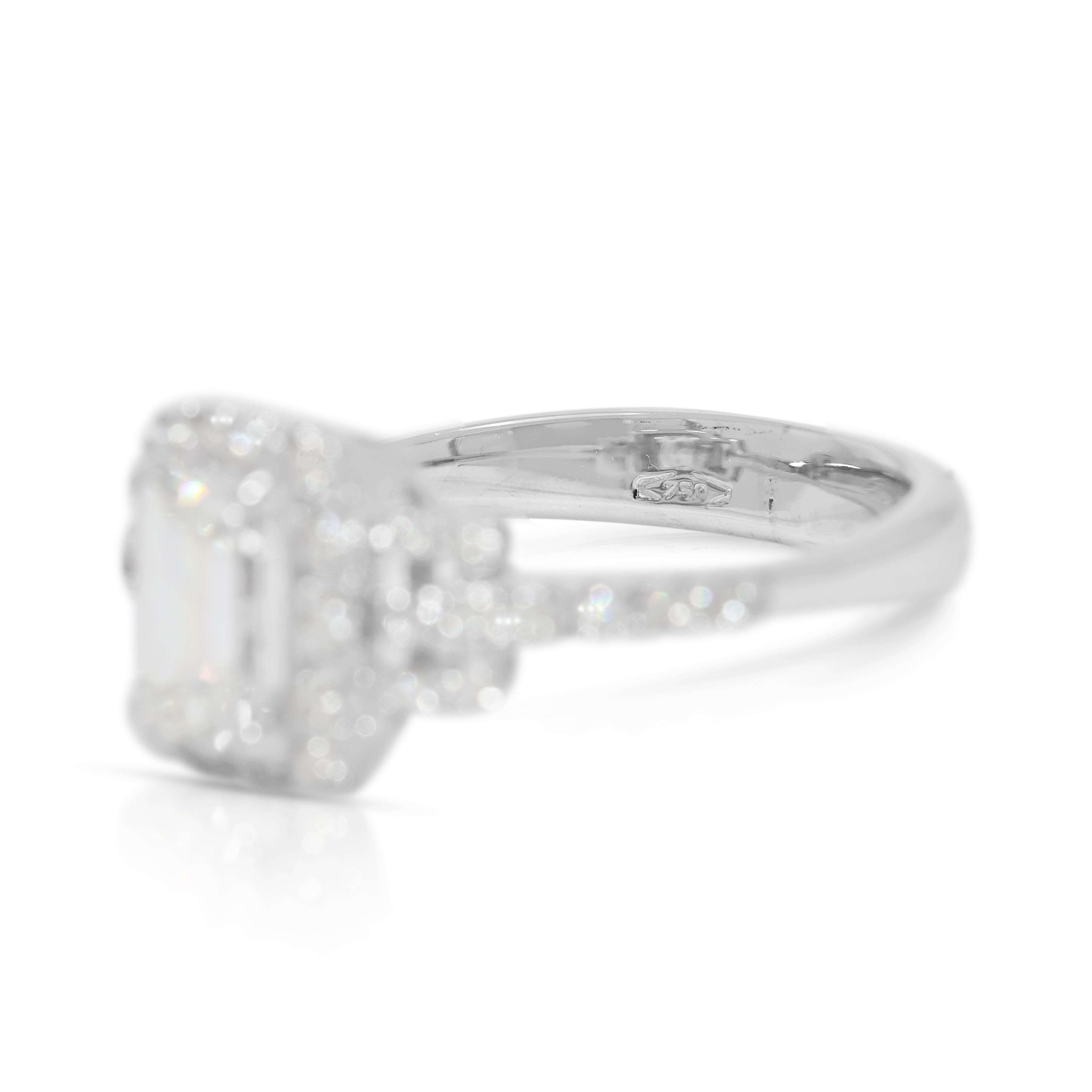 Taille émeraude Bague captivante en or blanc 18 carats avec 1,03 ct de diamant en vente
