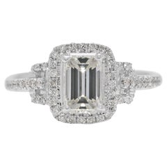 Accattivante anello con diamante da 1,03 carati in oro bianco 18 carati