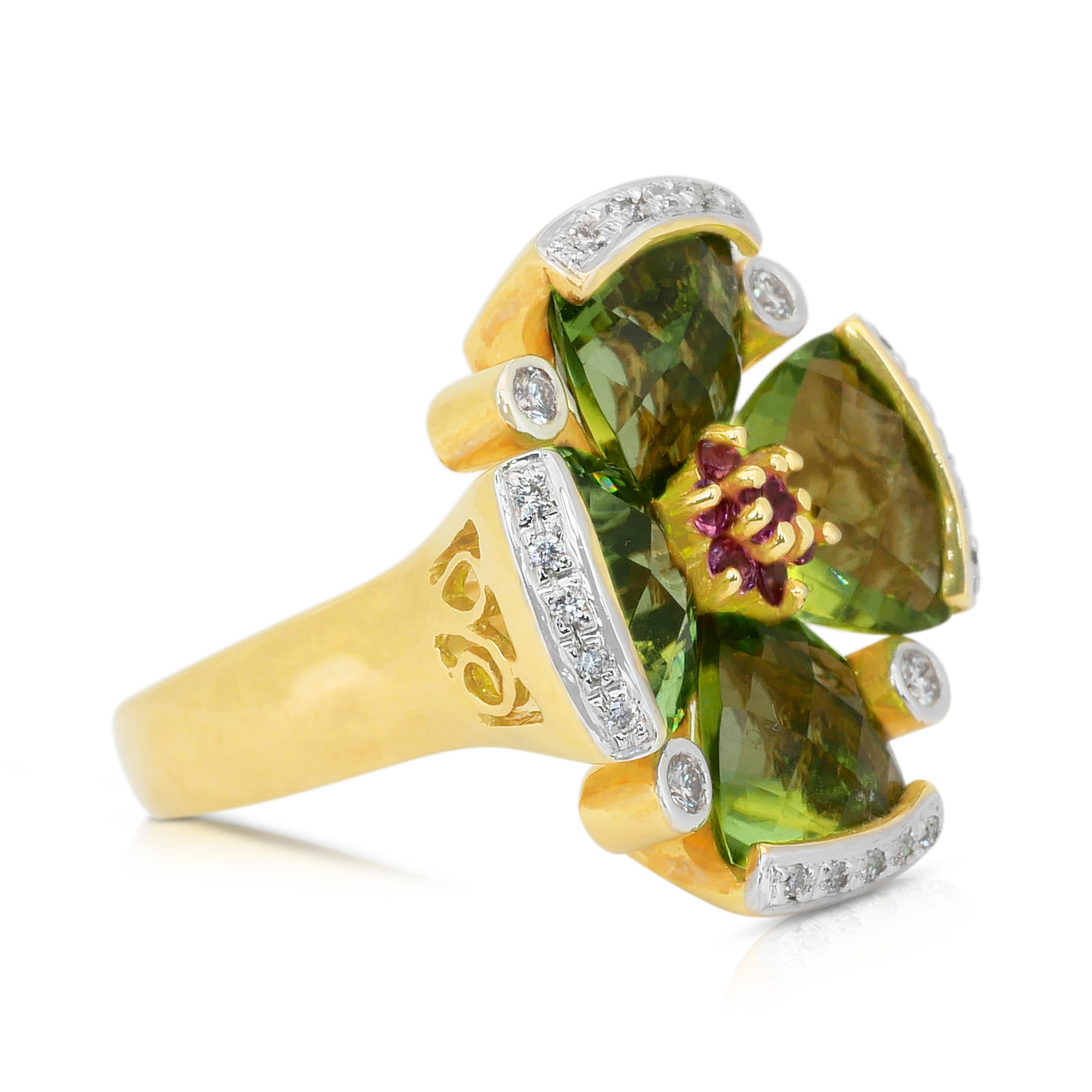 Taille ronde Captivating 10.49ct Peridots, Tourmalines, and Diamonds Cocktail Ring en vente