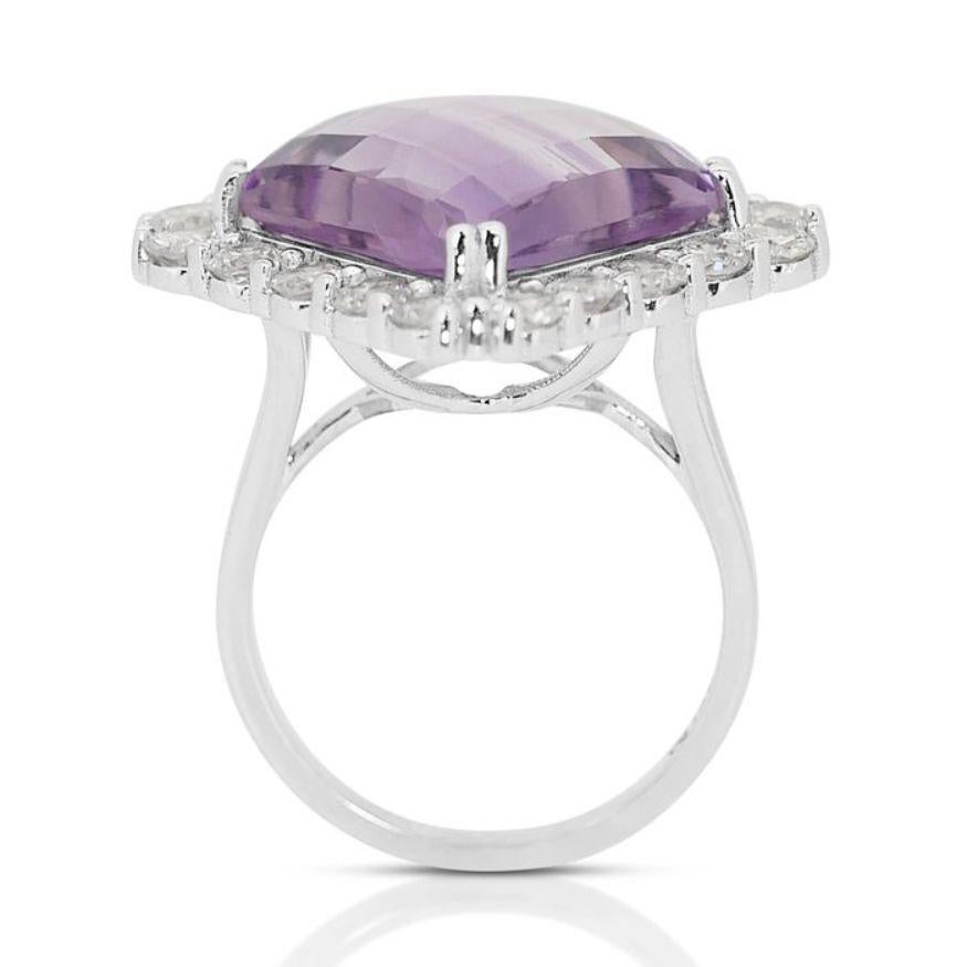 Captivating 10.56 Carat Square Cushion Amethyst Ring  In New Condition For Sale In רמת גן, IL
