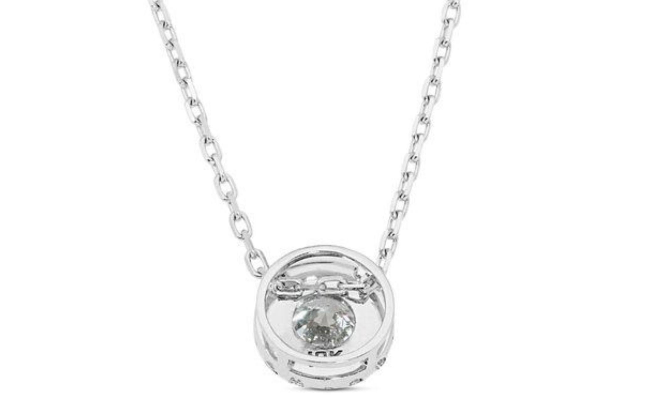 Captivating 1.15ct Round Brilliant Diamond Necklace For Sale 2