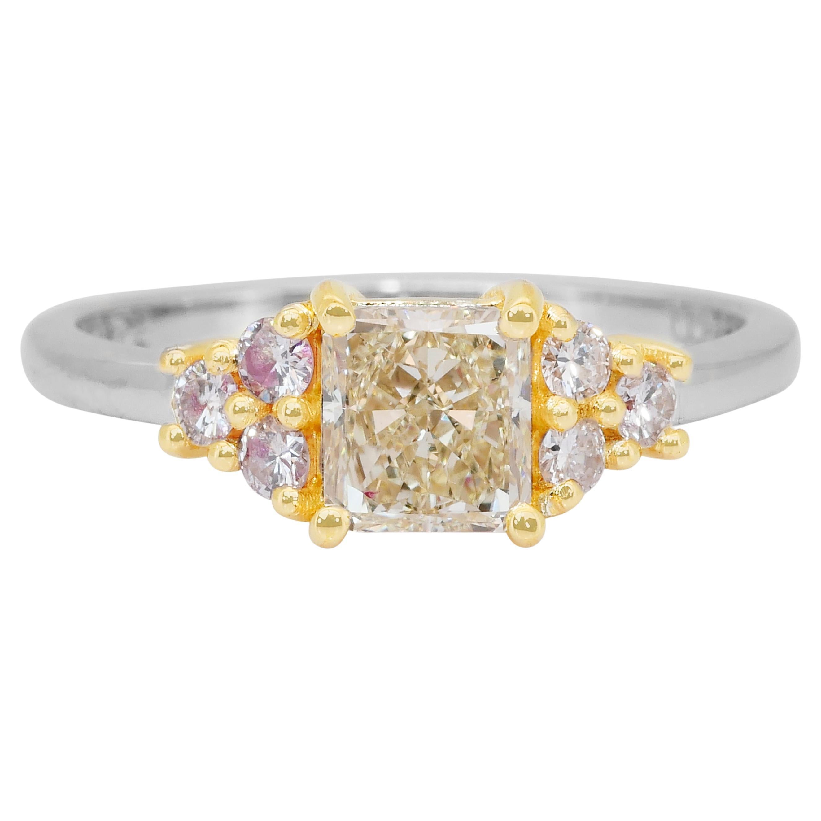 Fesselnder 1,24ct Diamanten Ring in 18k Weiß- und Gelbgold - IGI zertifiziert im Angebot