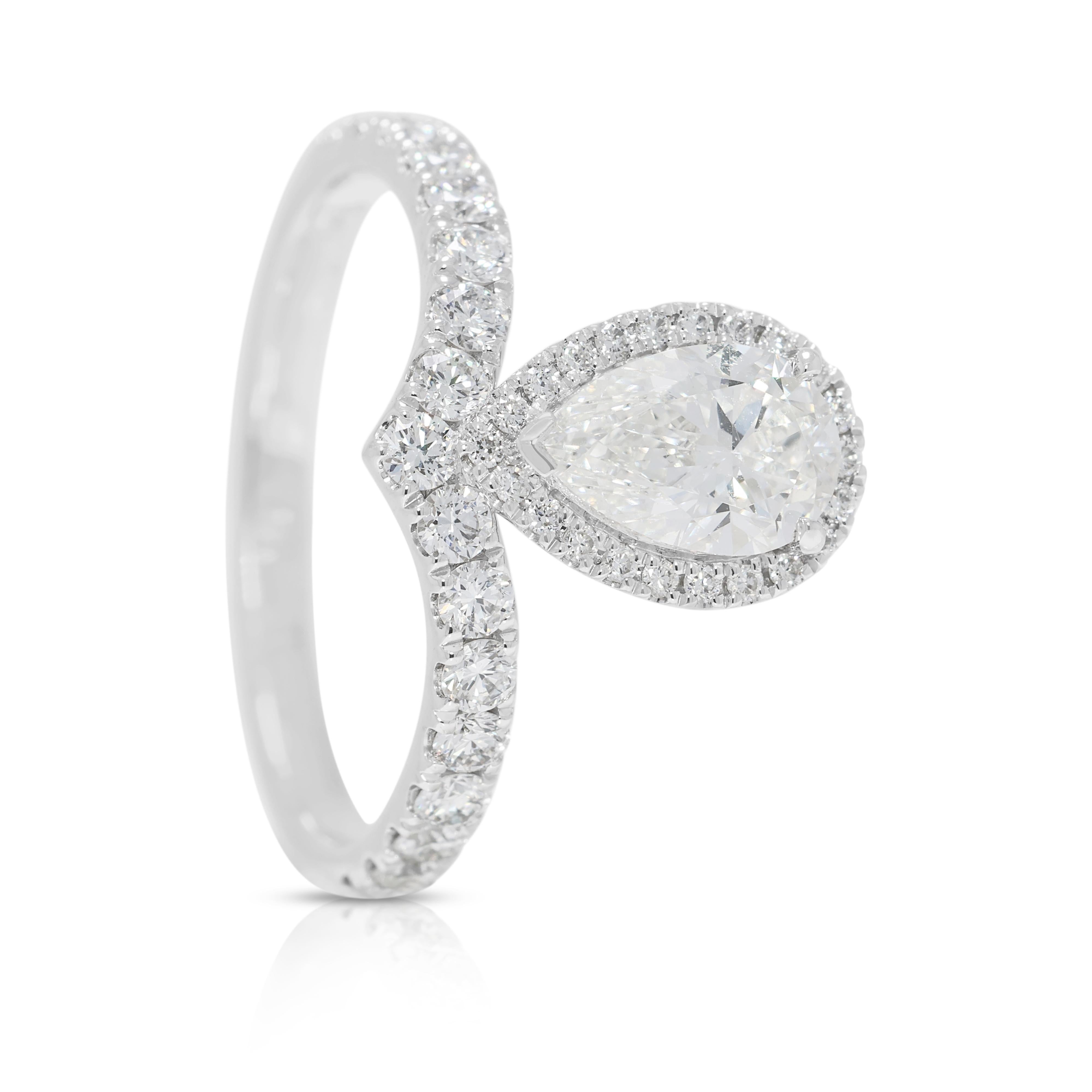 Women's Captivating 1.24ct Natural Diamond Pear Halo Platinum Ring For Sale