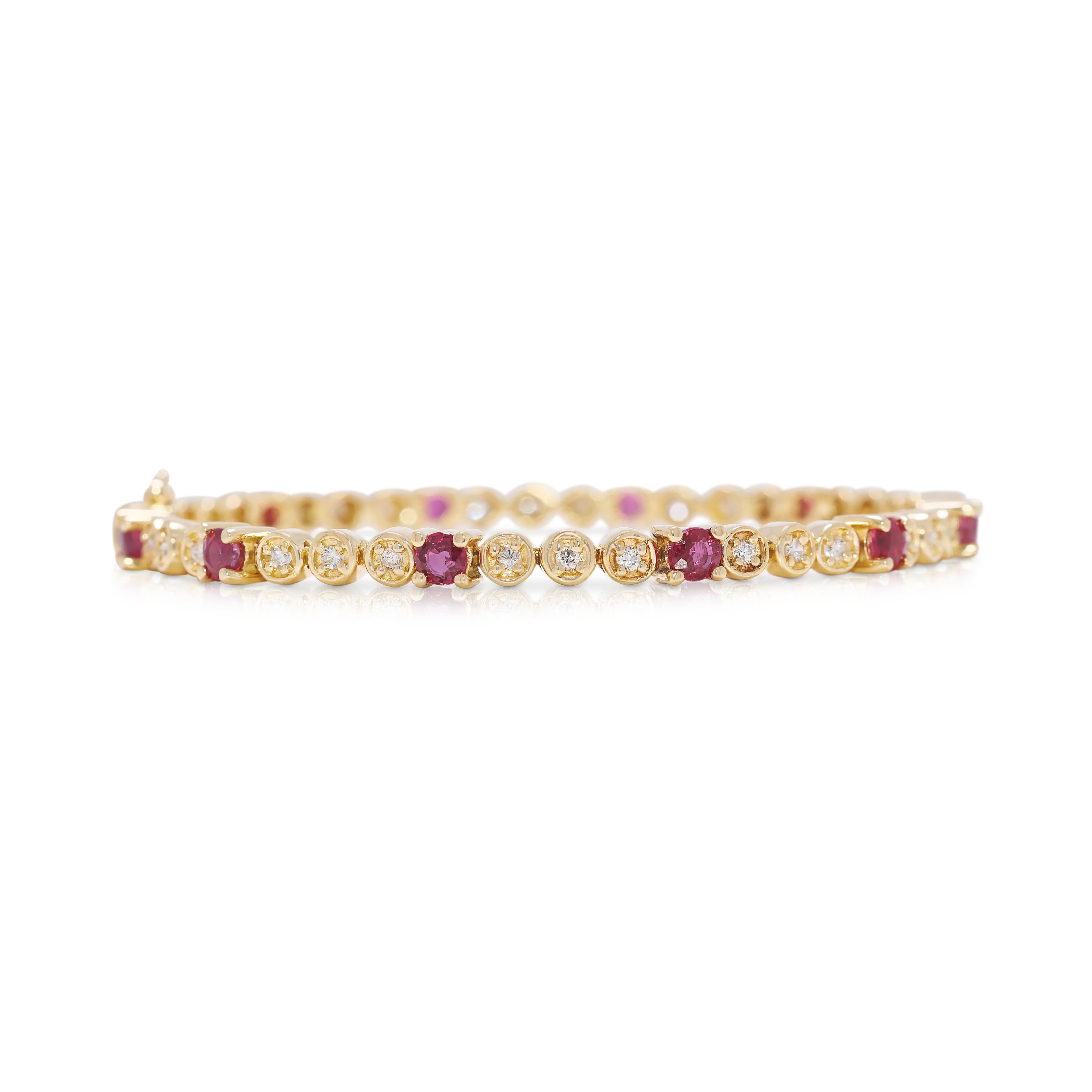 Captivating 1.26ct Ruby and Natural Diamond Tennis Bracelet in 18K Yellow Gold In Excellent Condition For Sale In רמת גן, IL