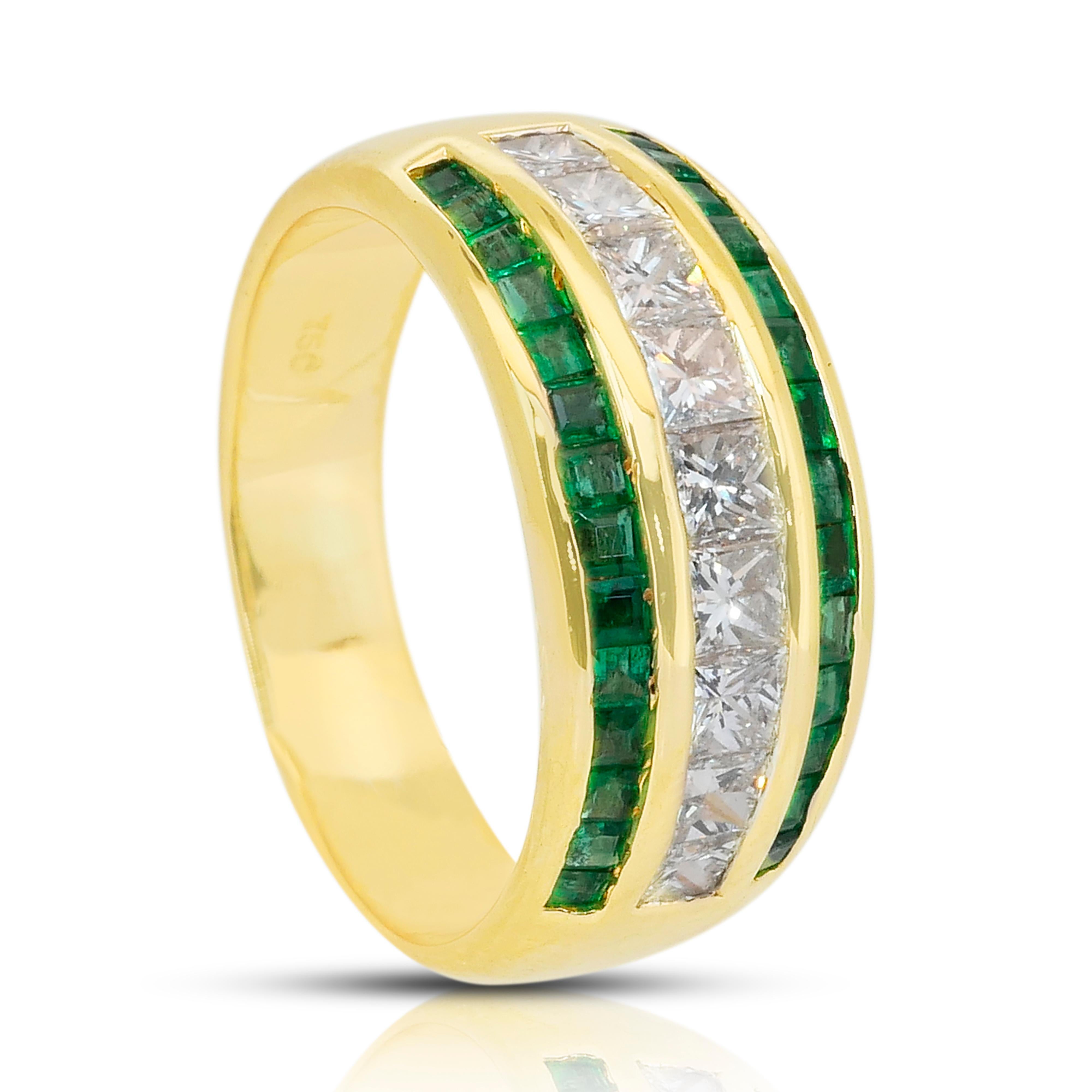 Fesselnder Ring mit 1,35ct Smaragden und Diamanten in 18k Gelbgold - IGI zertifiziert im Angebot 3