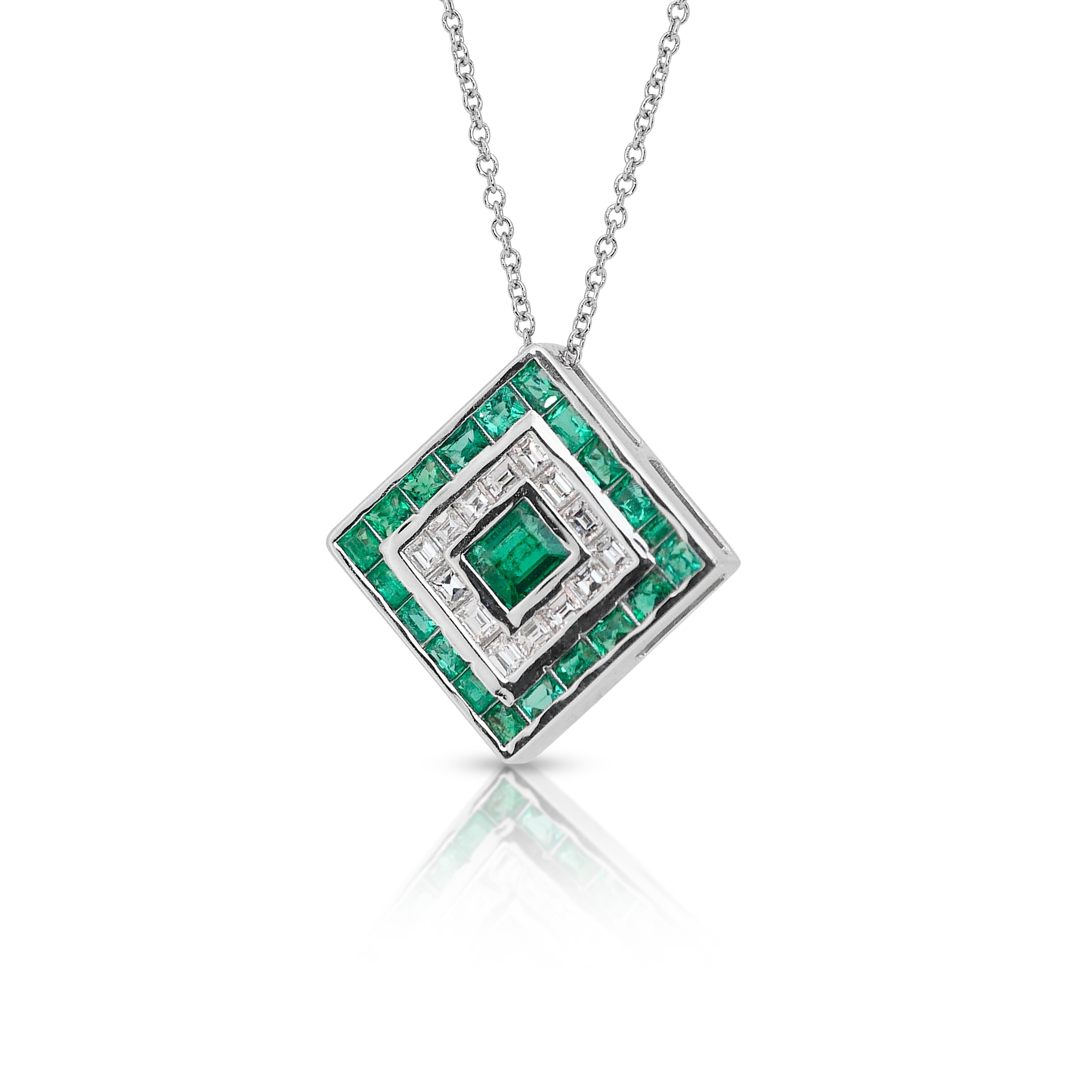 Captivating 1.45ct Emeralds and Diamonds Halo Necklace in 14k White Gold - IGI  In New Condition For Sale In רמת גן, IL