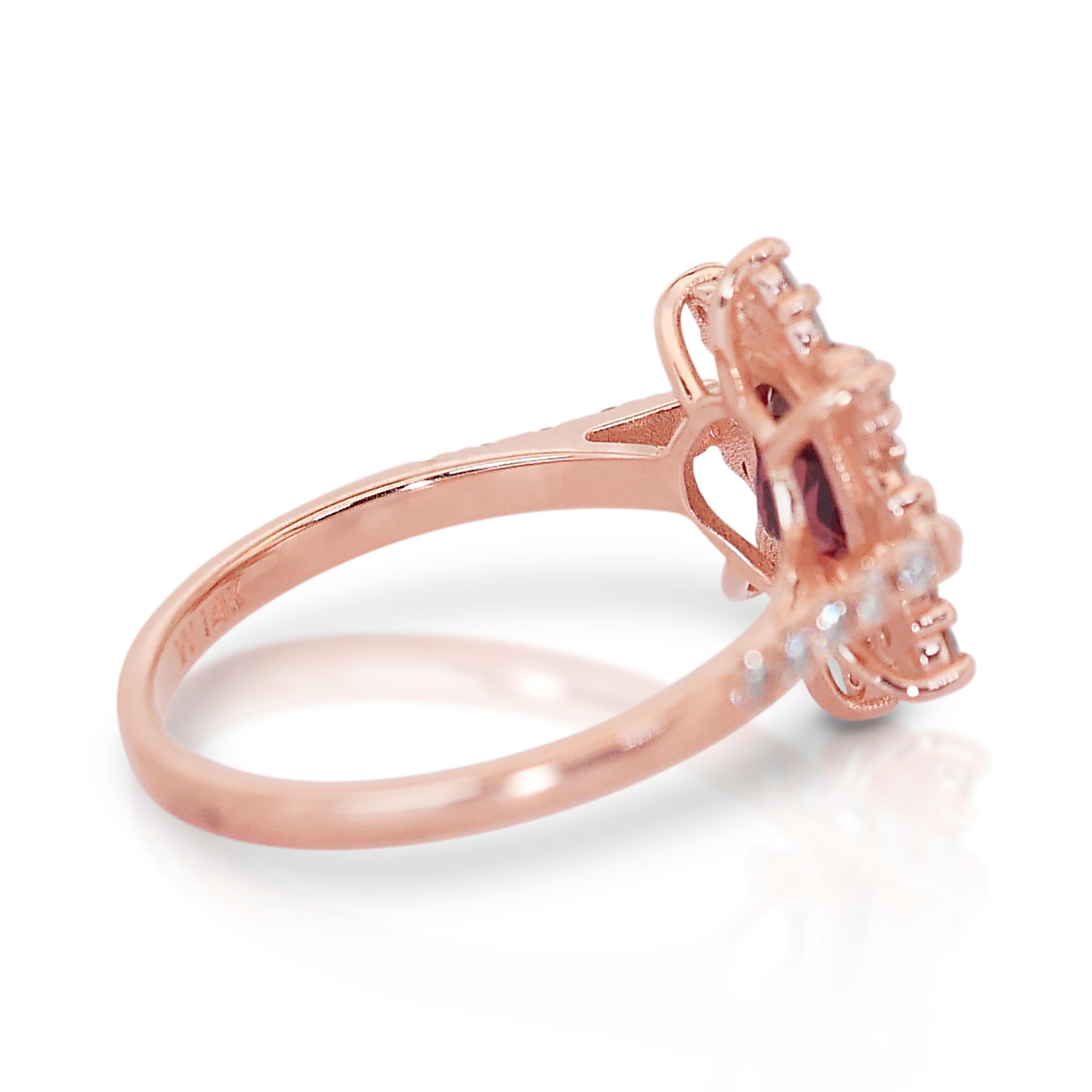 Captivating 14k Rose Gold Garnet and Diamond Halo Ring w/1.87 ct - IGI Certified In New Condition For Sale In רמת גן, IL