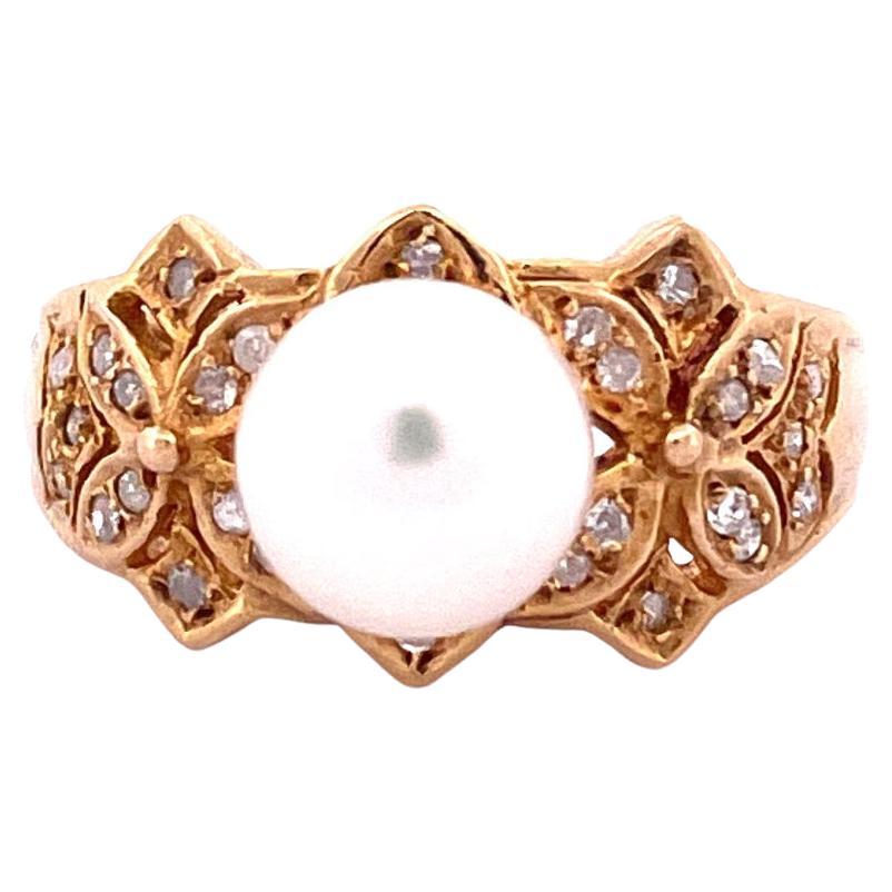 Captivating 14k Yellow Gold Pearl Diamond Ring For Sale