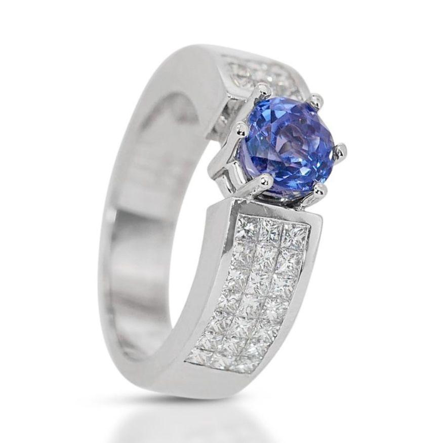 Captivating 1.50 Carat Round Tanzanite Ring in 18K White Gold For Sale 1