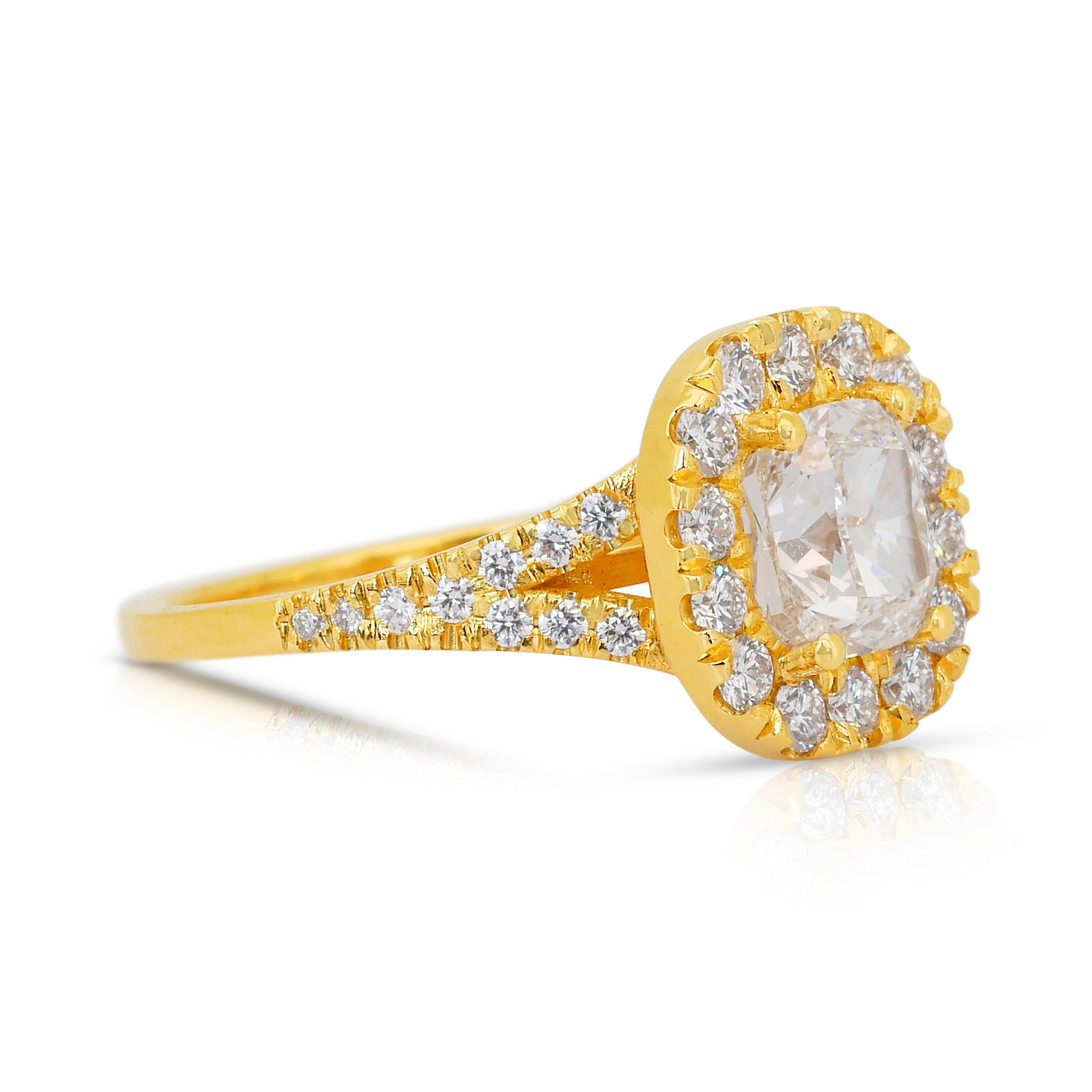 Taille coussin Captivante bague halo en or jaune 18 carats de 1,51 ct de diamants - certifiée IGI en vente