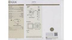 Accattivante anello in oro bianco 18k da 1,86ct. Anello quadrato con diamante a raggiera