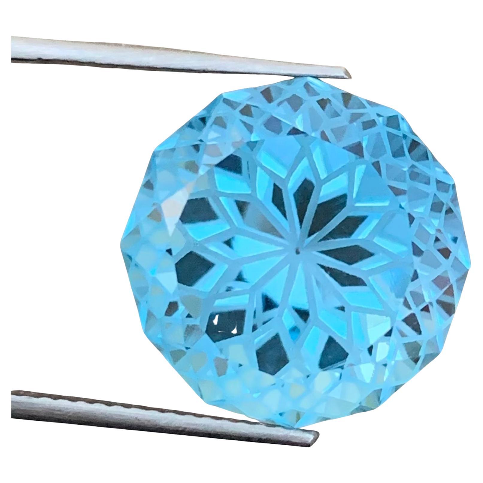 Captivating 19.65 Carats of Round Flower Cut Blue Topaz Gemstone Jewelry Making For Sale