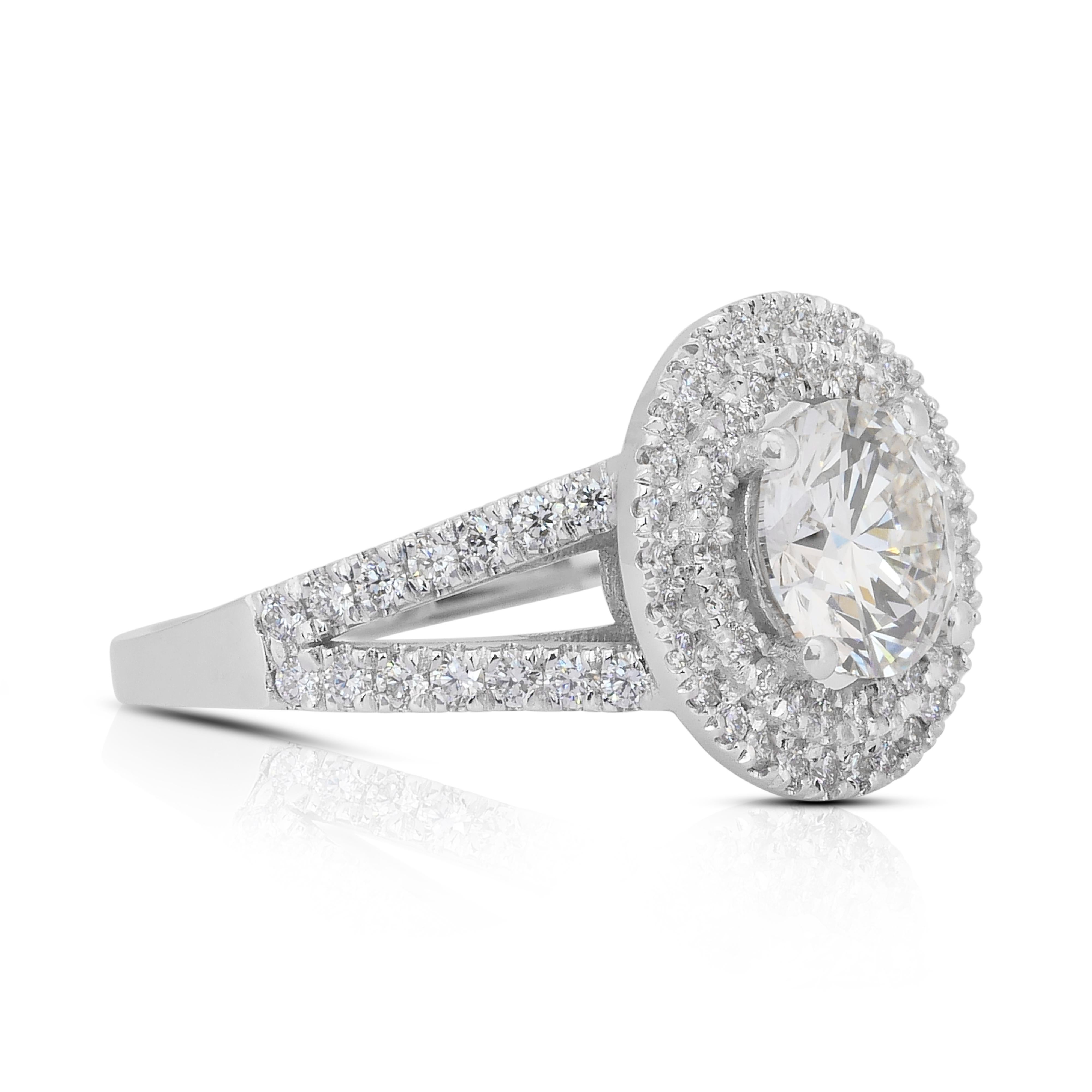 Taglio rotondo Captivating 2.26ct Diamonds Double Halo Ring in 18k White Gold - IGI Certified in vendita