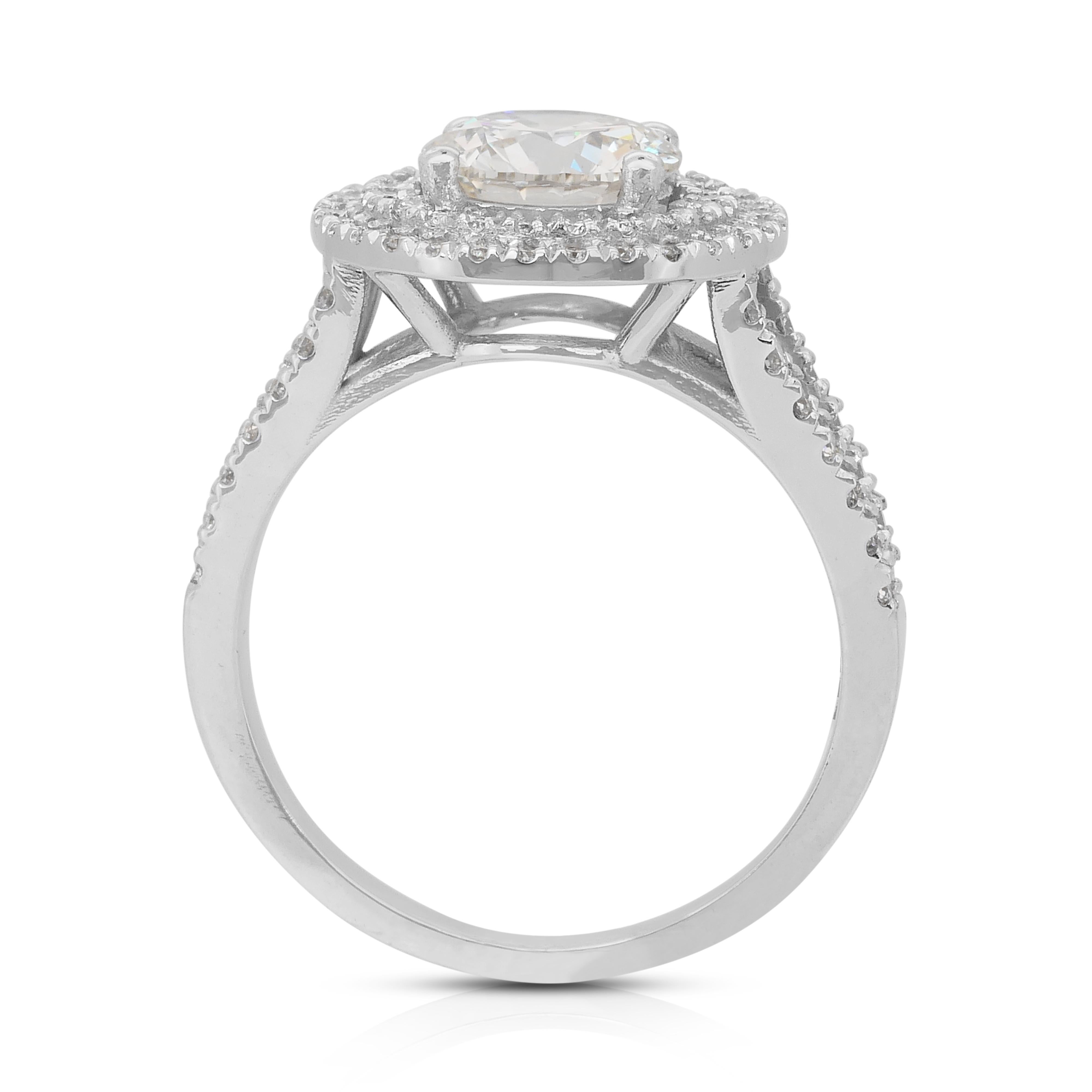Captivating 2.26ct Diamonds Double Halo Ring in 18k White Gold - IGI Certified in vendita 3