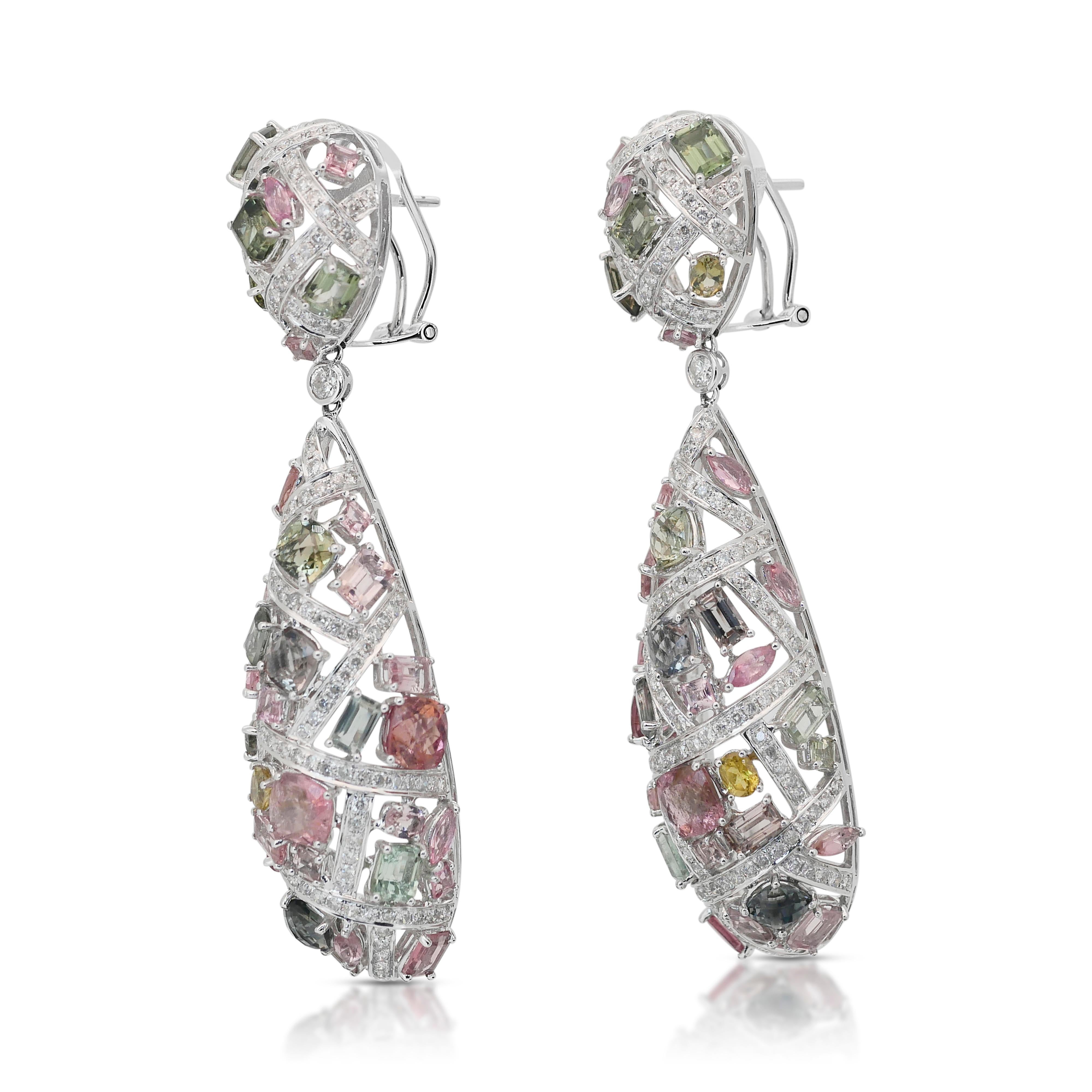 Accattivanti orecchini a goccia con tormaline e diamanti da 24,53 carati in oro bianco 18 ct. in vendita 1