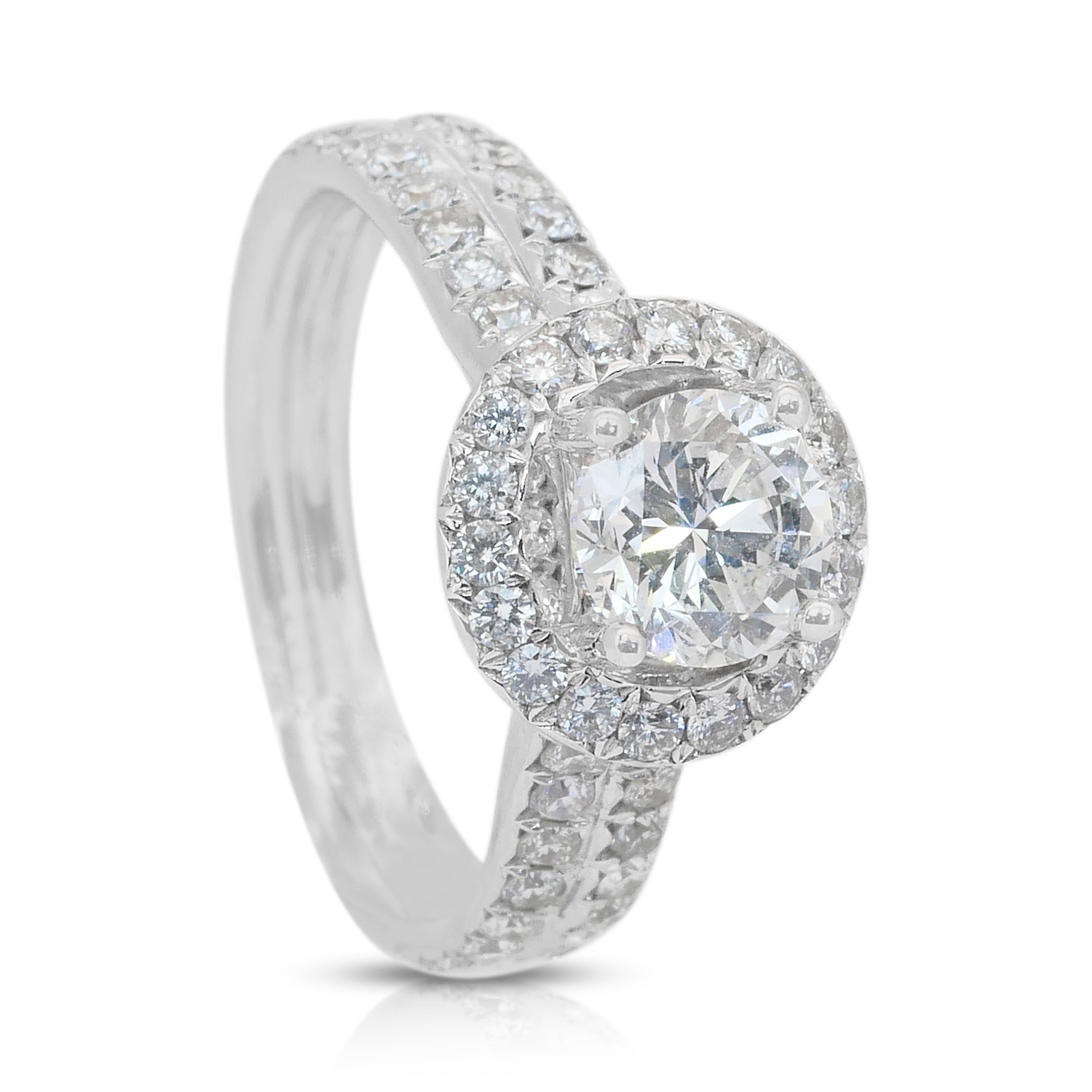 Fesselnder 2,49ct Diamanten Halo Ring in 18k Weißgold - IGI zertifiziert im Angebot 2