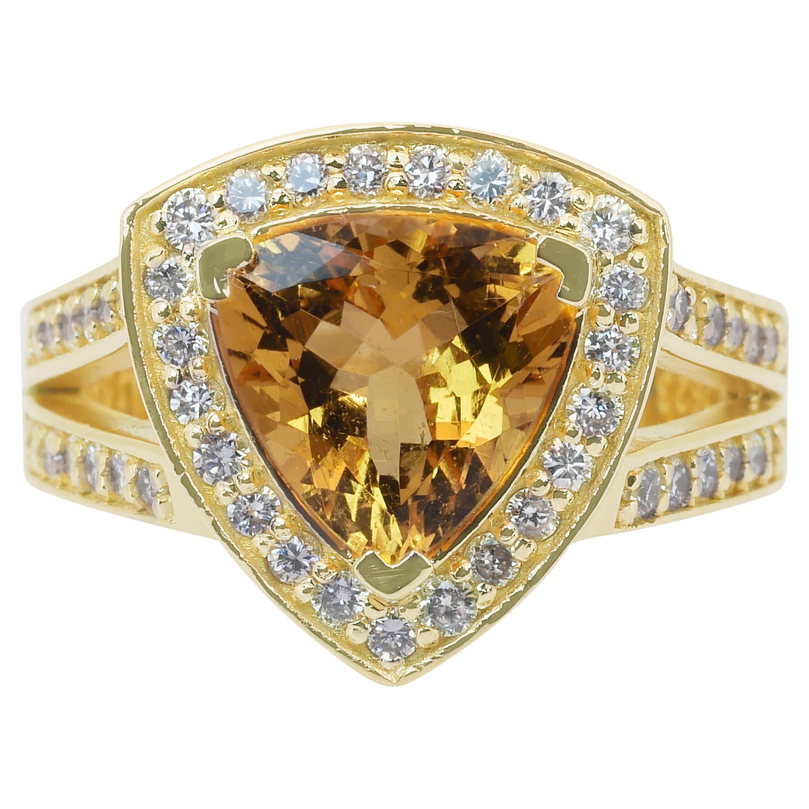 Captivating 2.61ct Beryl and Diamonds Cocktail Ring in 14k Yellow Gold - GIA For Sale
