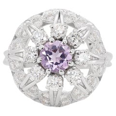 Accattivante anello da cocktail con ametista e diamanti da 2,62 carati in oro bianco 14k