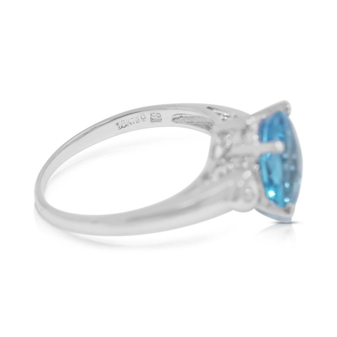 Captivating 2.71ct Blue Topaz & Natural Diamond 18K White Gold Ring en Excelente estado para la venta en רמת גן, IL