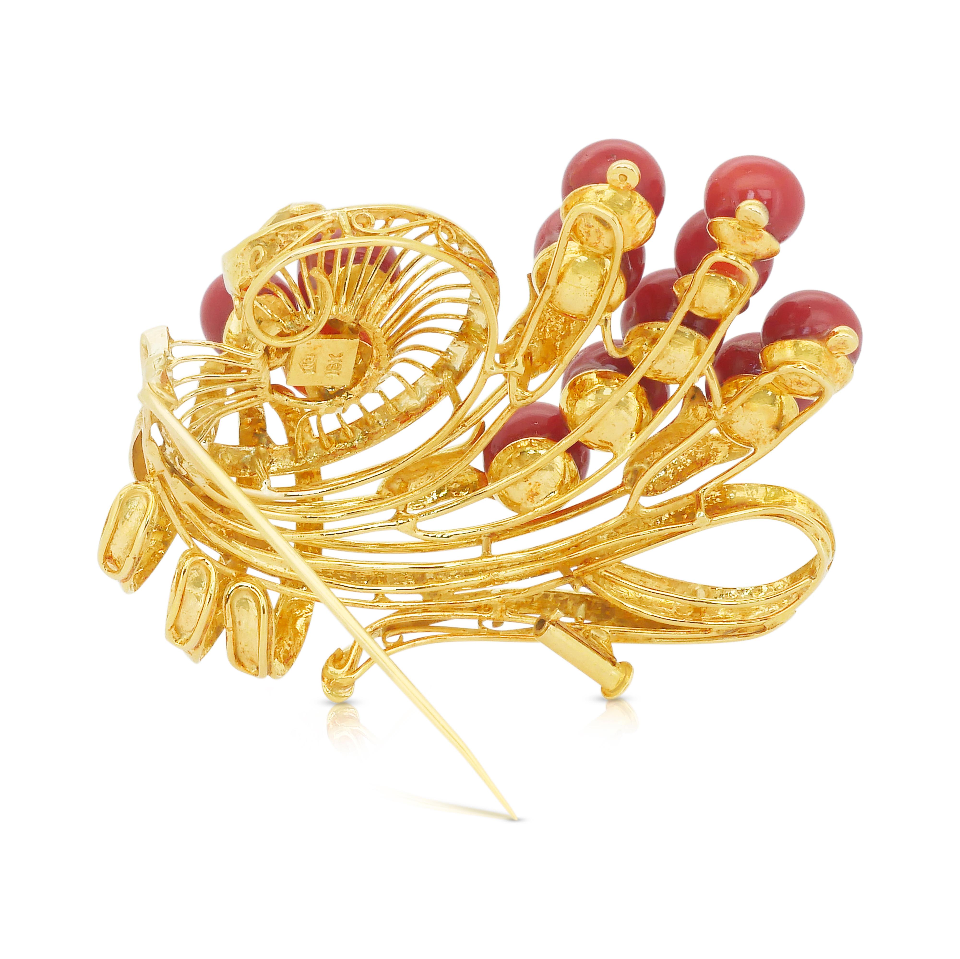 Captivating 30.00ct Corals Brooch in 18k Yellow Gold - IGI Certified For Sale 4