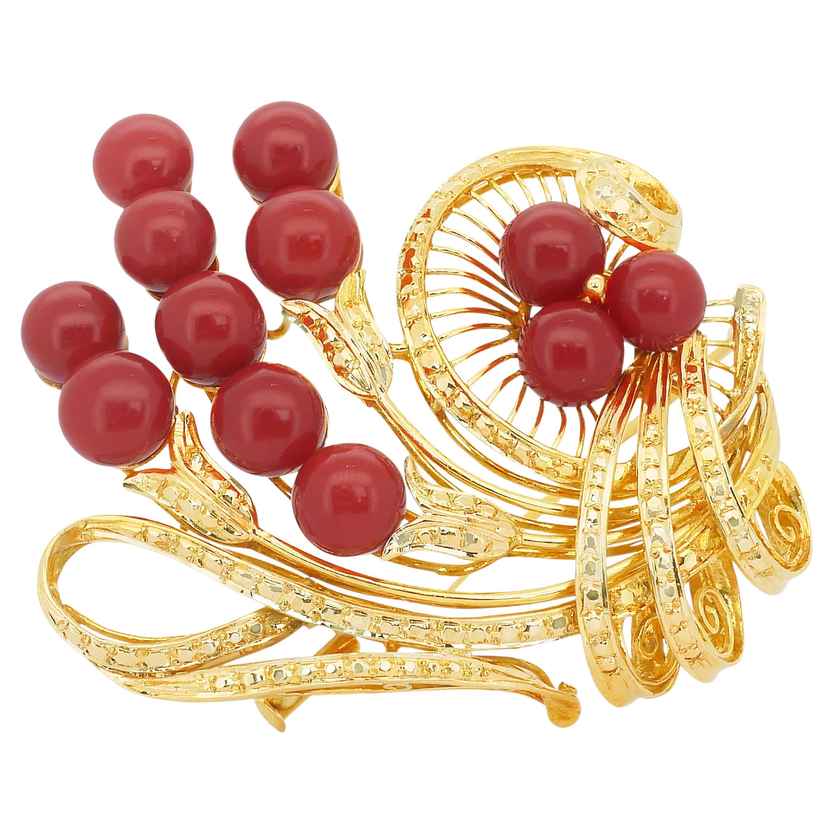 Captivating 30.00ct Corals Brooch in 18k Yellow Gold - IGI Certified