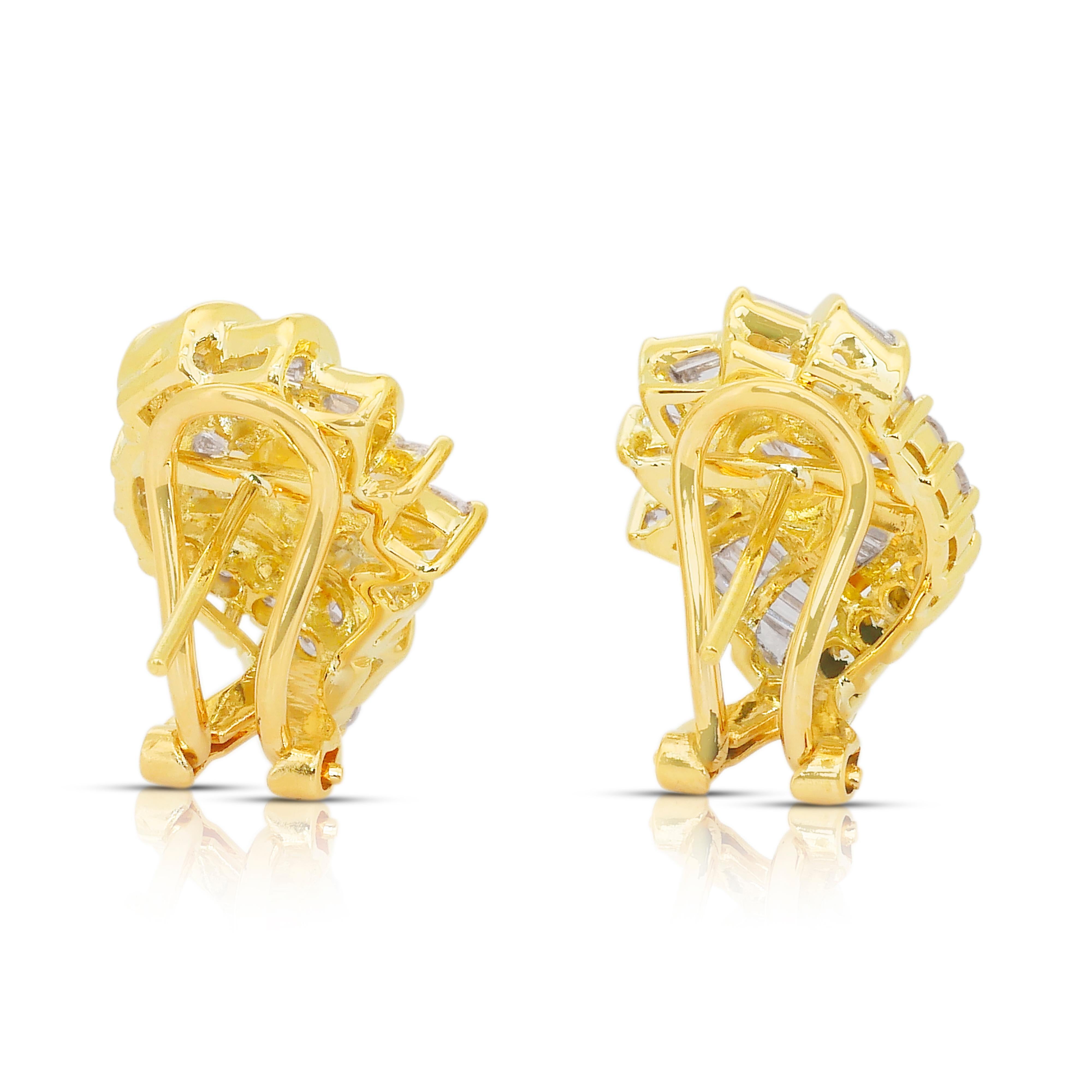 Cautivadores Pendientes Racimo de Diamantes de 3,11ct en Oro Amarillo de 18k - Certificado IGI en venta 2