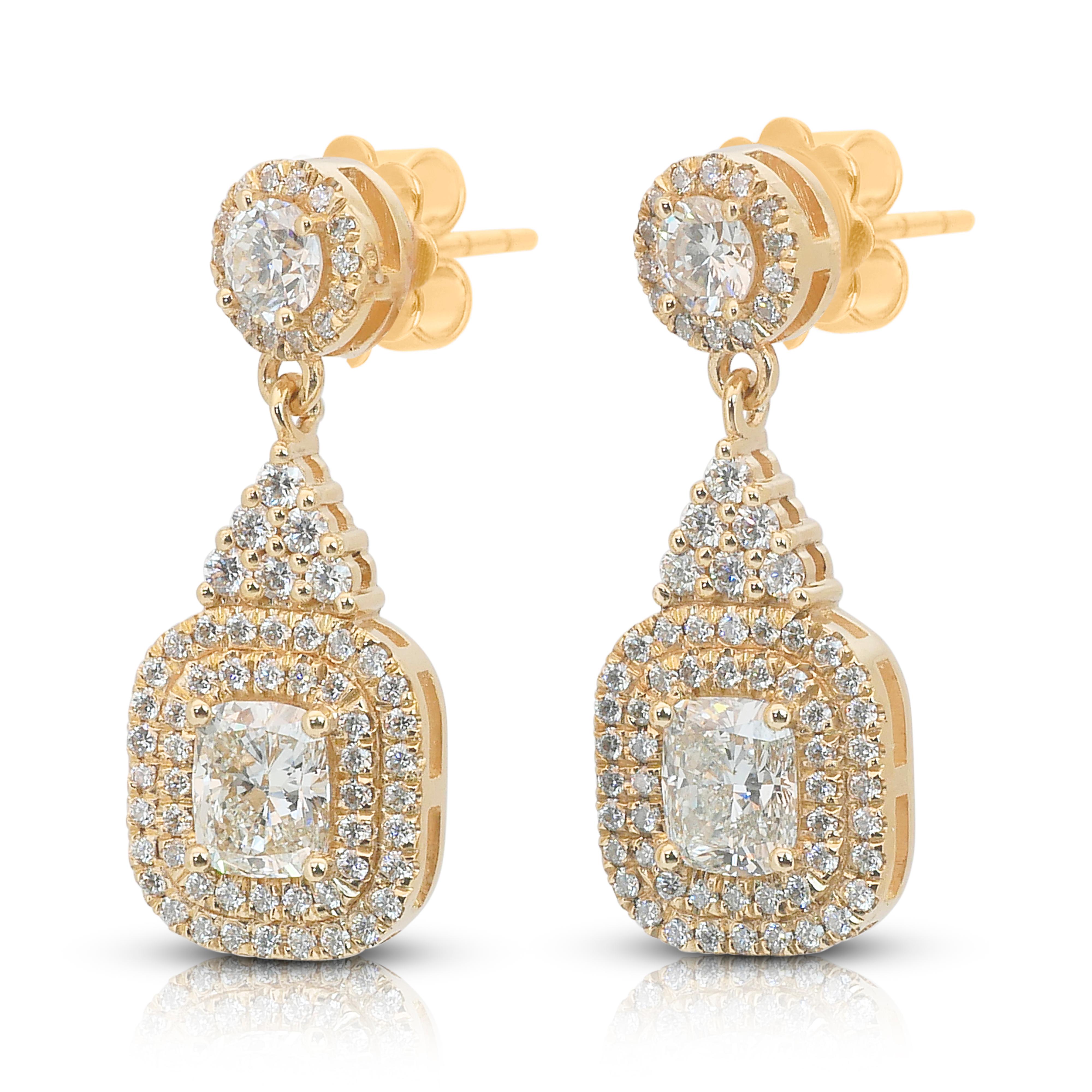 Cautivadores Pendientes de Gota de Diamantes de 3,28ct en Oro Amarillo de 18k - Certificado IGI Corte cojín en venta