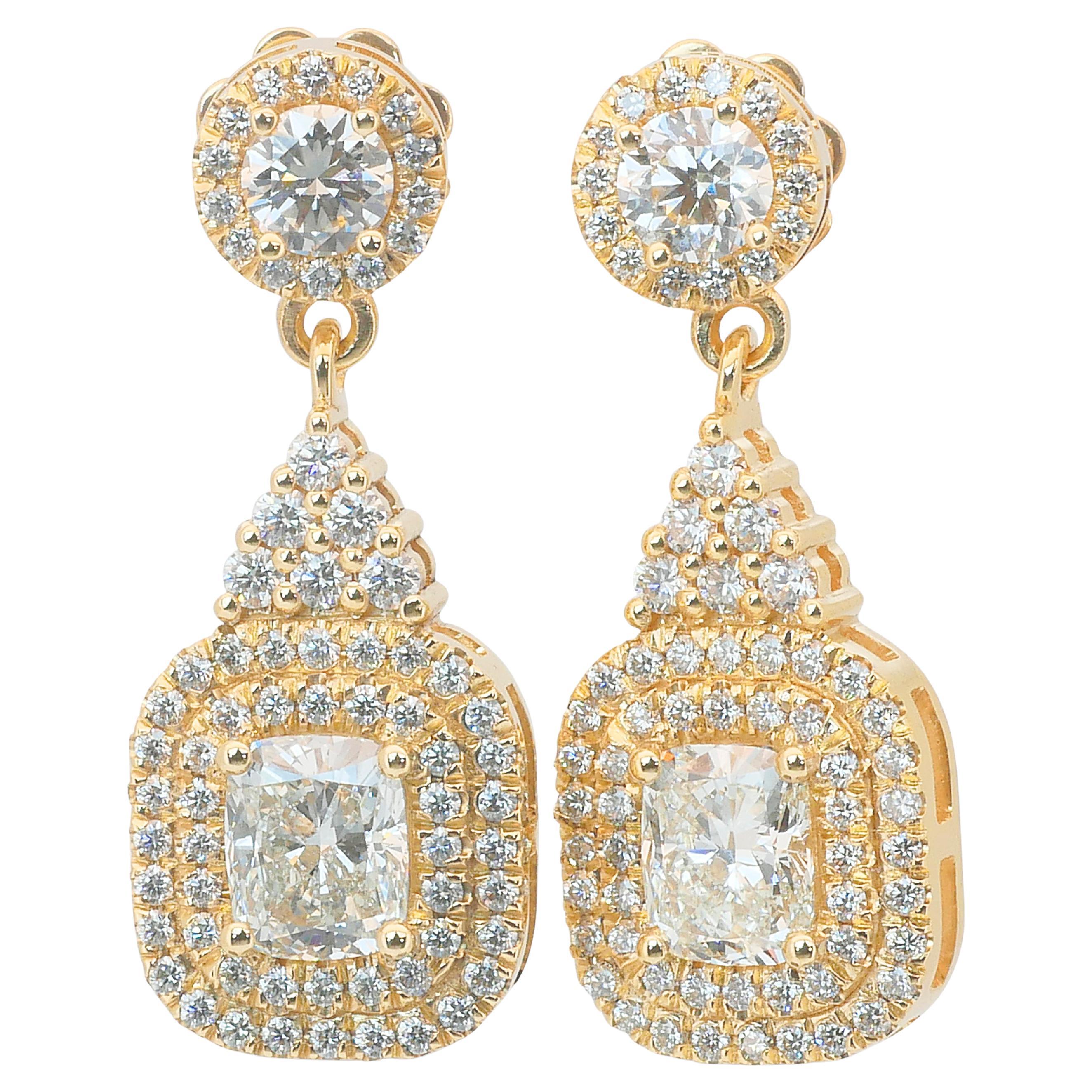 Cautivadores Pendientes de Gota de Diamantes de 3,28ct en Oro Amarillo de 18k - Certificado IGI