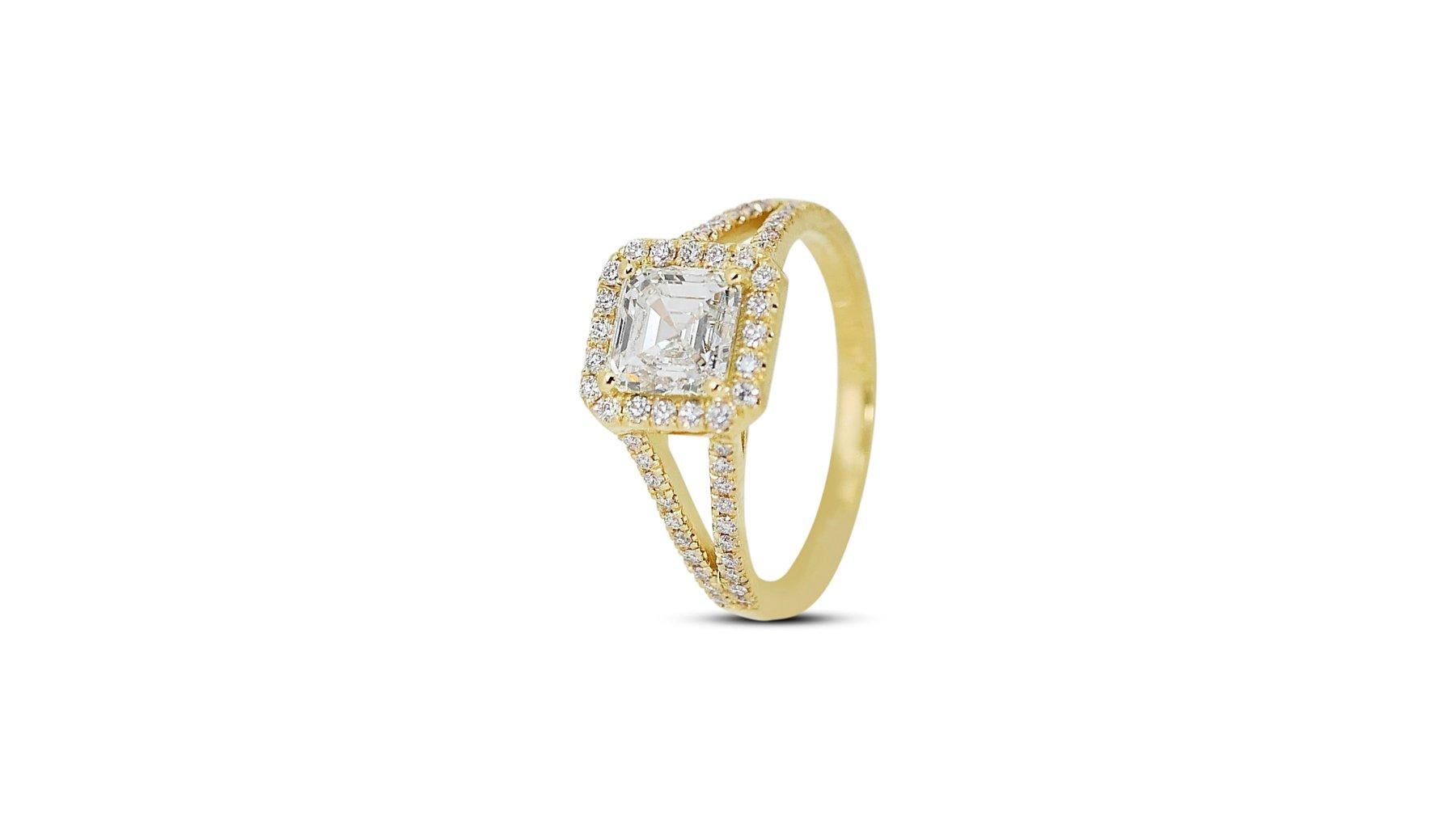 Cautivador Anillo Halo de Diamantes de 3,29 ct en Oro Amarillo de 18k - Certificado GIA Corte cuadrado en venta
