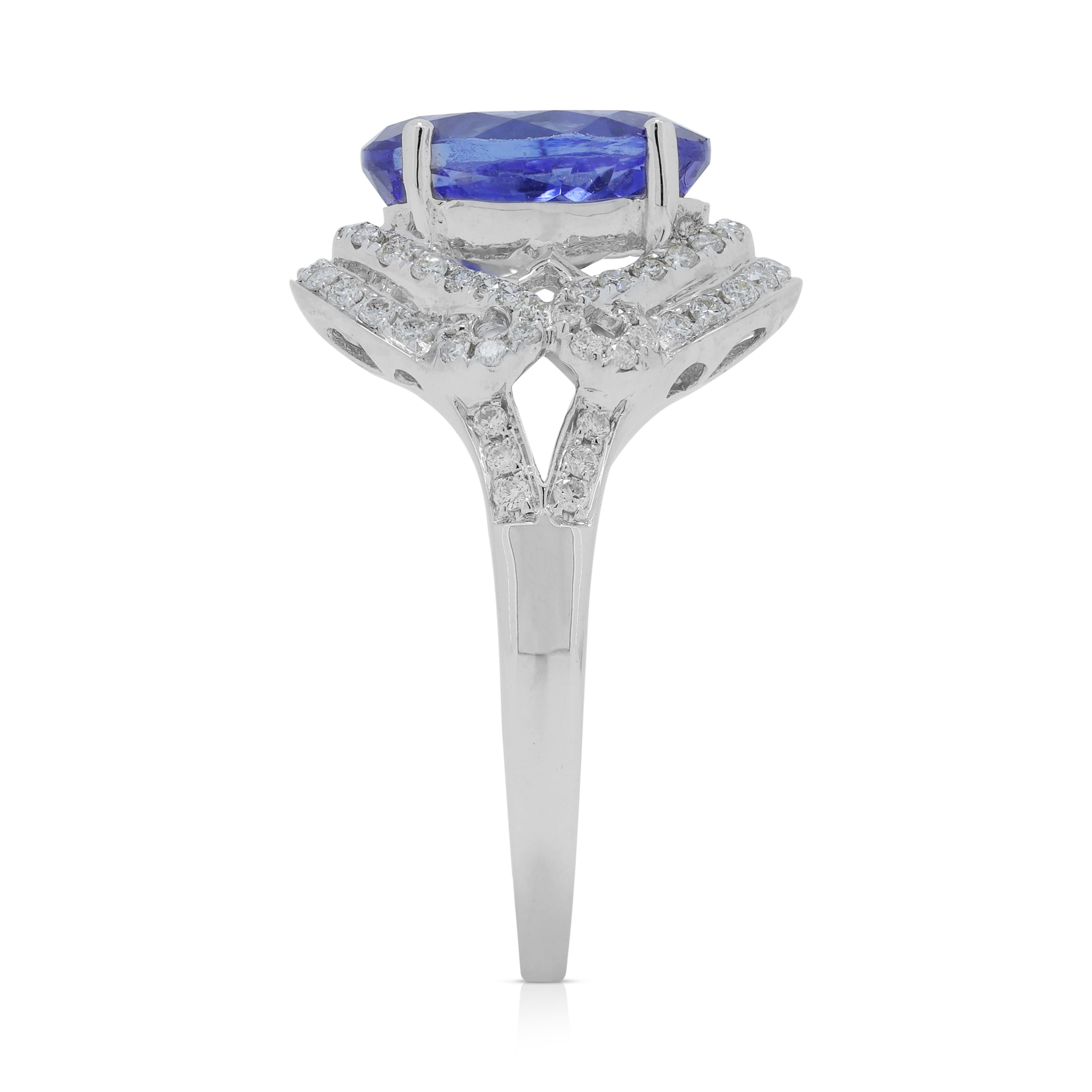Women's Captivating 3.373ct Tanzanite Ring with Natural Diamond in 18K White Gold For Sale