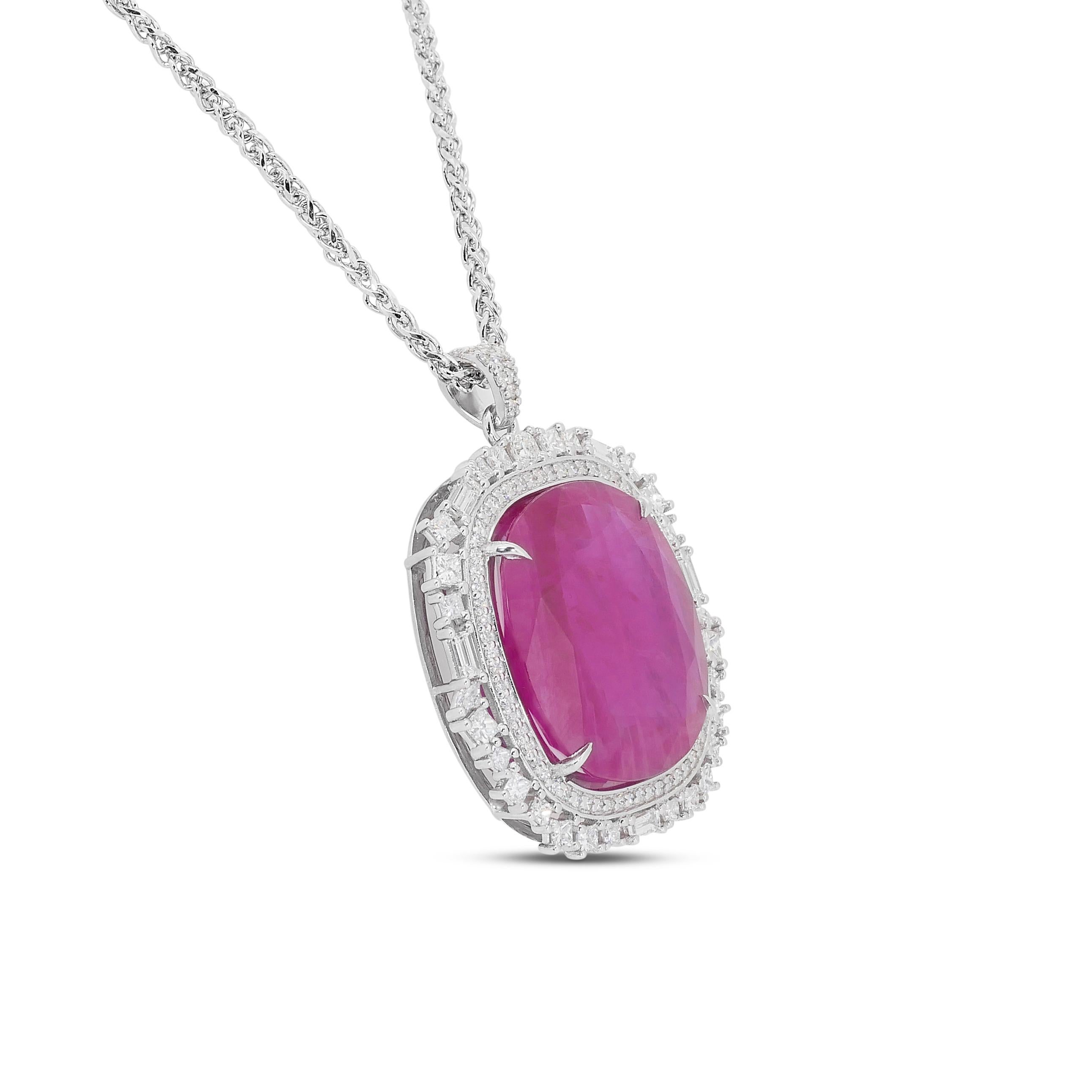 Accattivante collana di rubini e diamanti naturali da 37,01 ct con ciondolo in vendita 1