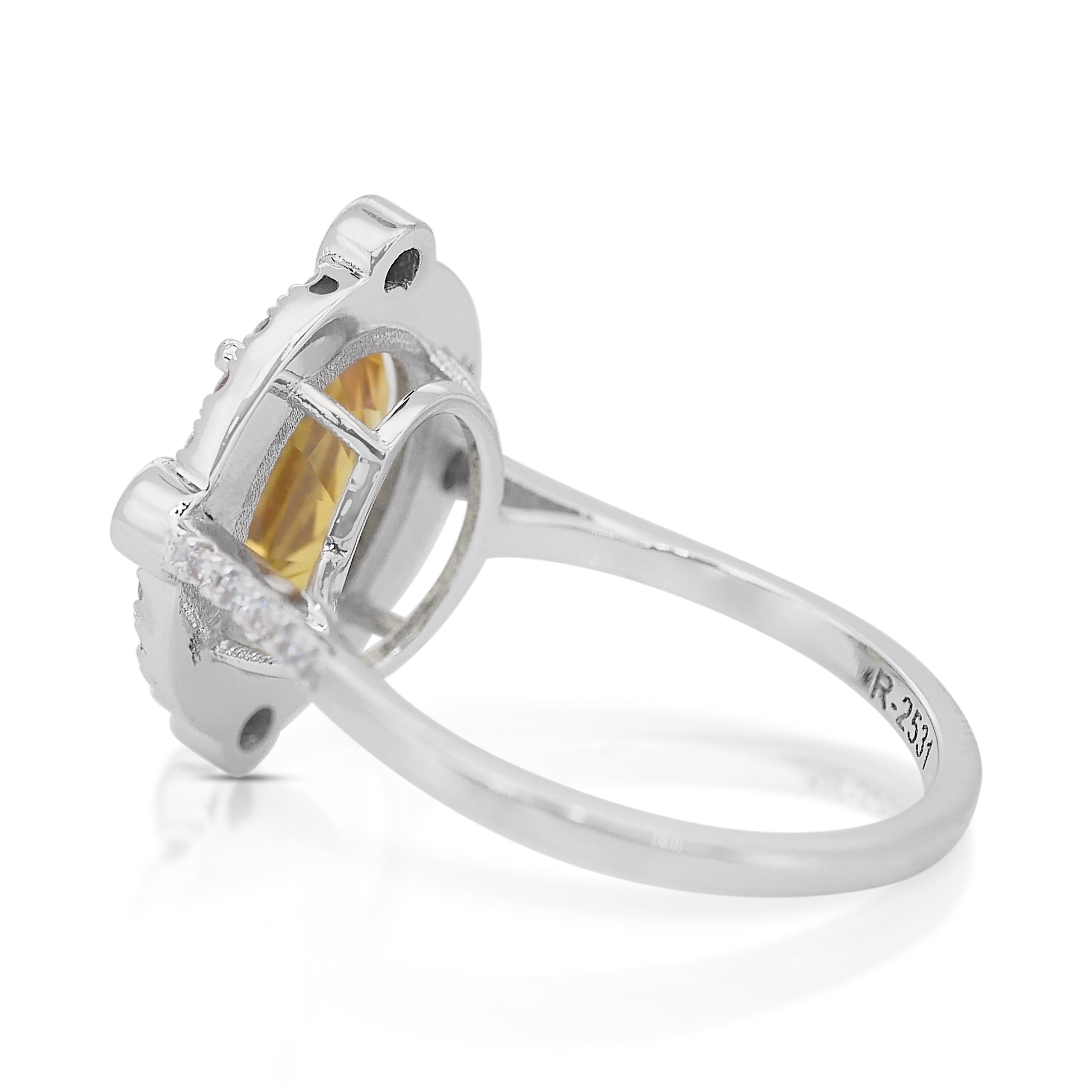 Taglio ovale Accattivante anello a grappolo con zaffiro e diamanti da 3,73 carati in oro bianco 14k in vendita