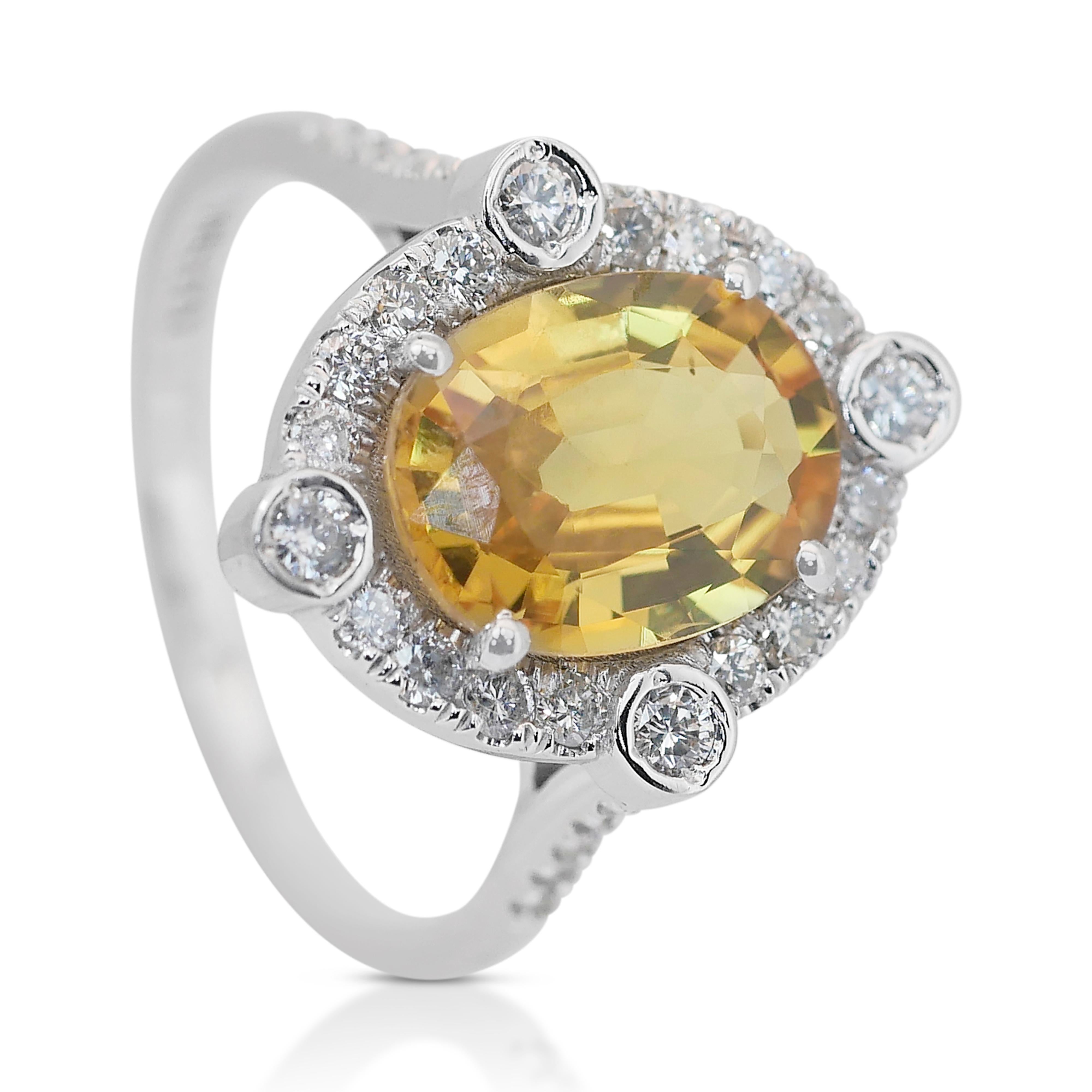 Accattivante anello a grappolo con zaffiro e diamanti da 3,73 carati in oro bianco 14k In condizioni Nuovo in vendita a רמת גן, IL