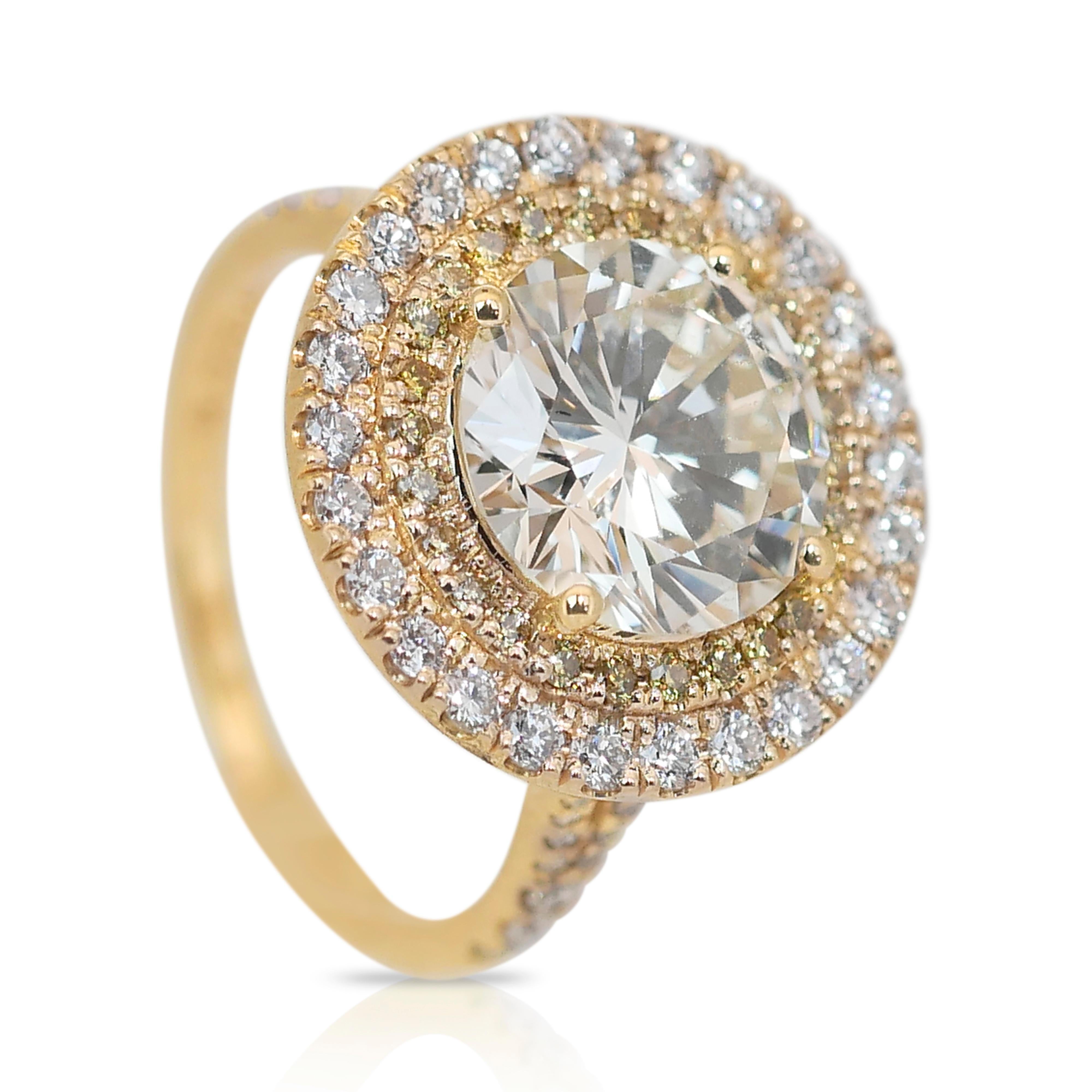 Bezaubernder 4,56 Karat Diamanten Doppel-Halo-Ring aus 18 Karat Gelbgold - IGI-zertifiziert im Angebot 2