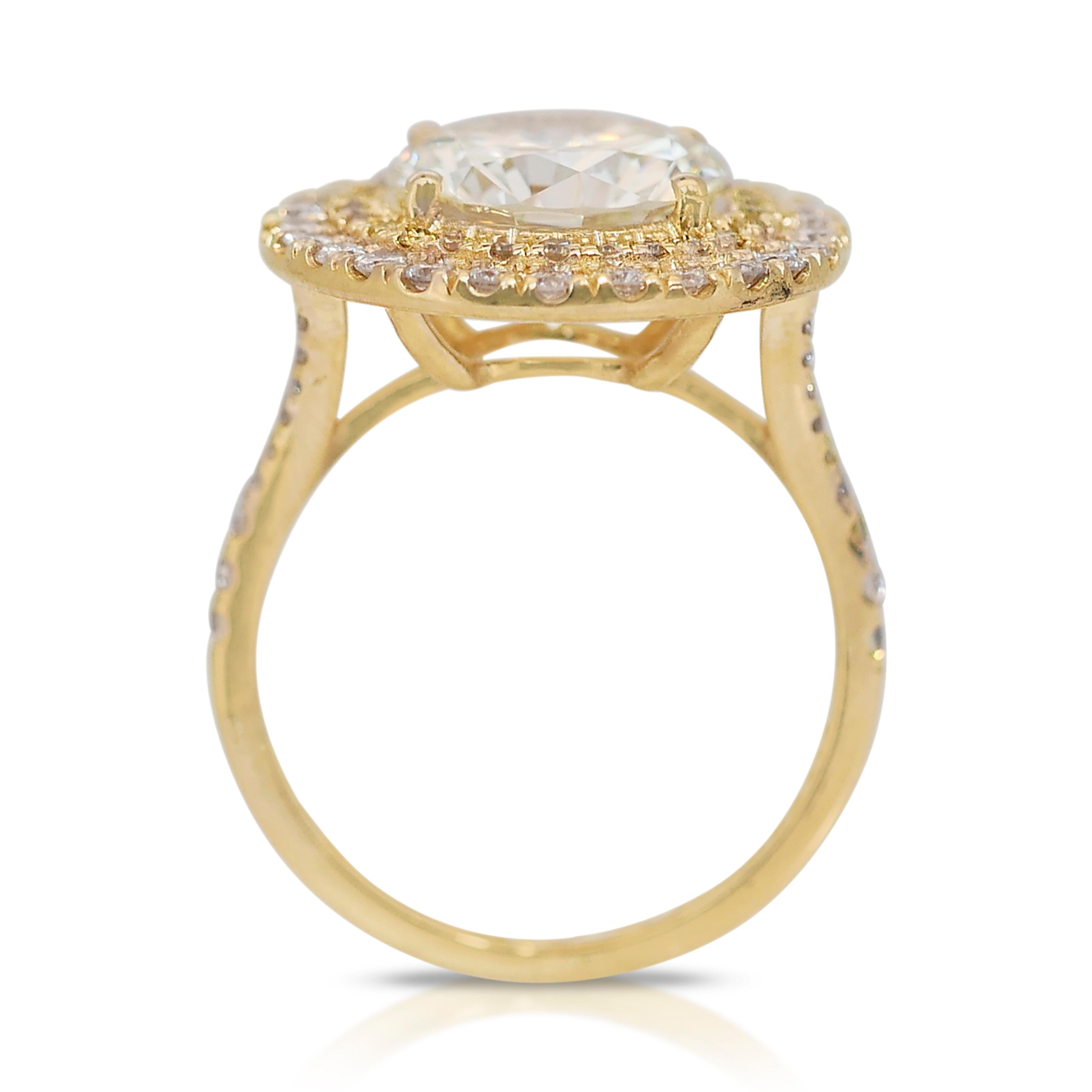 Bezaubernder 4,56 Karat Diamanten Doppel-Halo-Ring aus 18 Karat Gelbgold - IGI-zertifiziert im Angebot 3