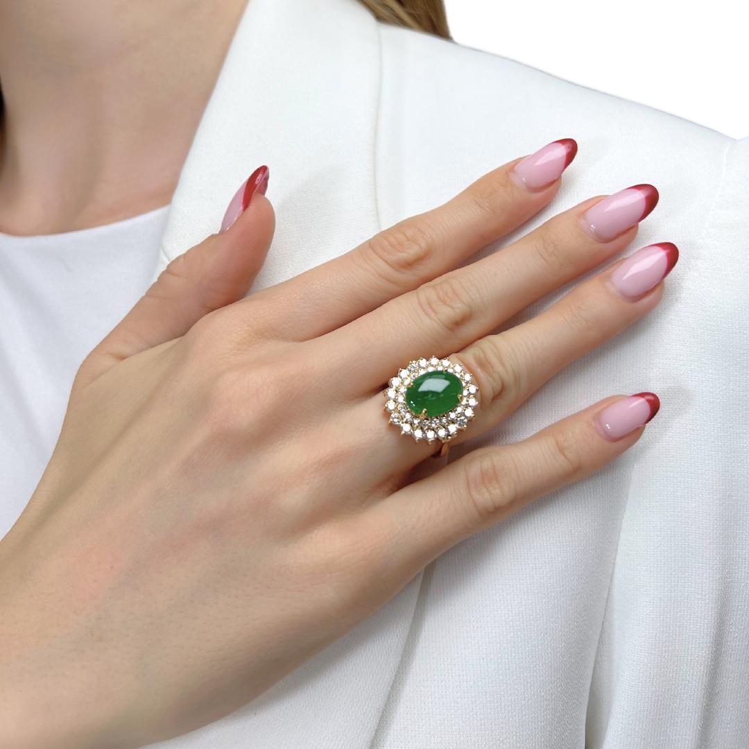 Captivating 4.80ct Jade and Diamonds Cluster Ring in 18k Yellow Gold - IGI Certified

This exquisite cluster ring features a stunning blend of 18k yellow gold, Jadeite jade, and dazzling diamonds, creating a sophisticated and timeless piece of