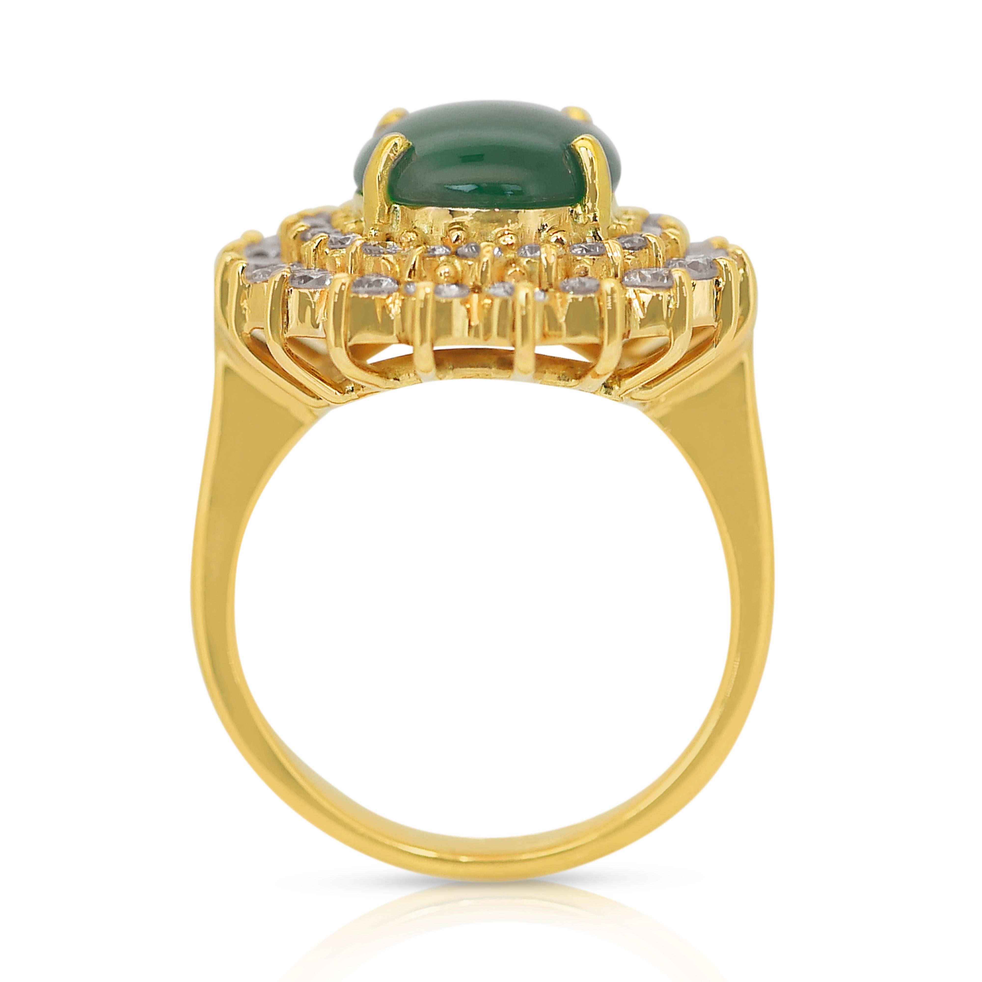 Captivating 4.80ct Jade and Diamonds Cluster Ring in 18k Yellow Gold For Sale 3