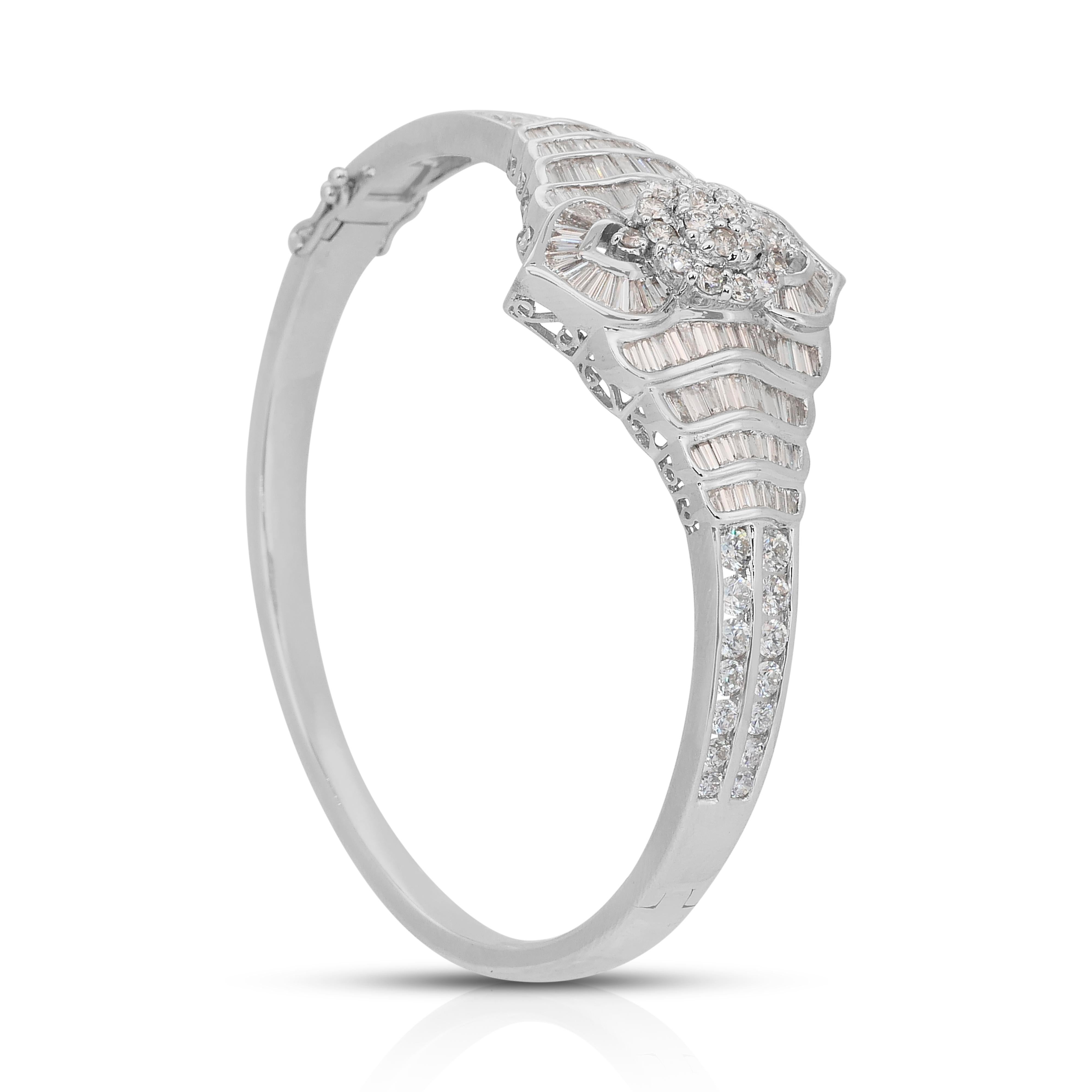 Cautivador Brazalete de Diamantes de 5,12 ct en Oro Blanco de 18k - Certificado IGI en venta 3