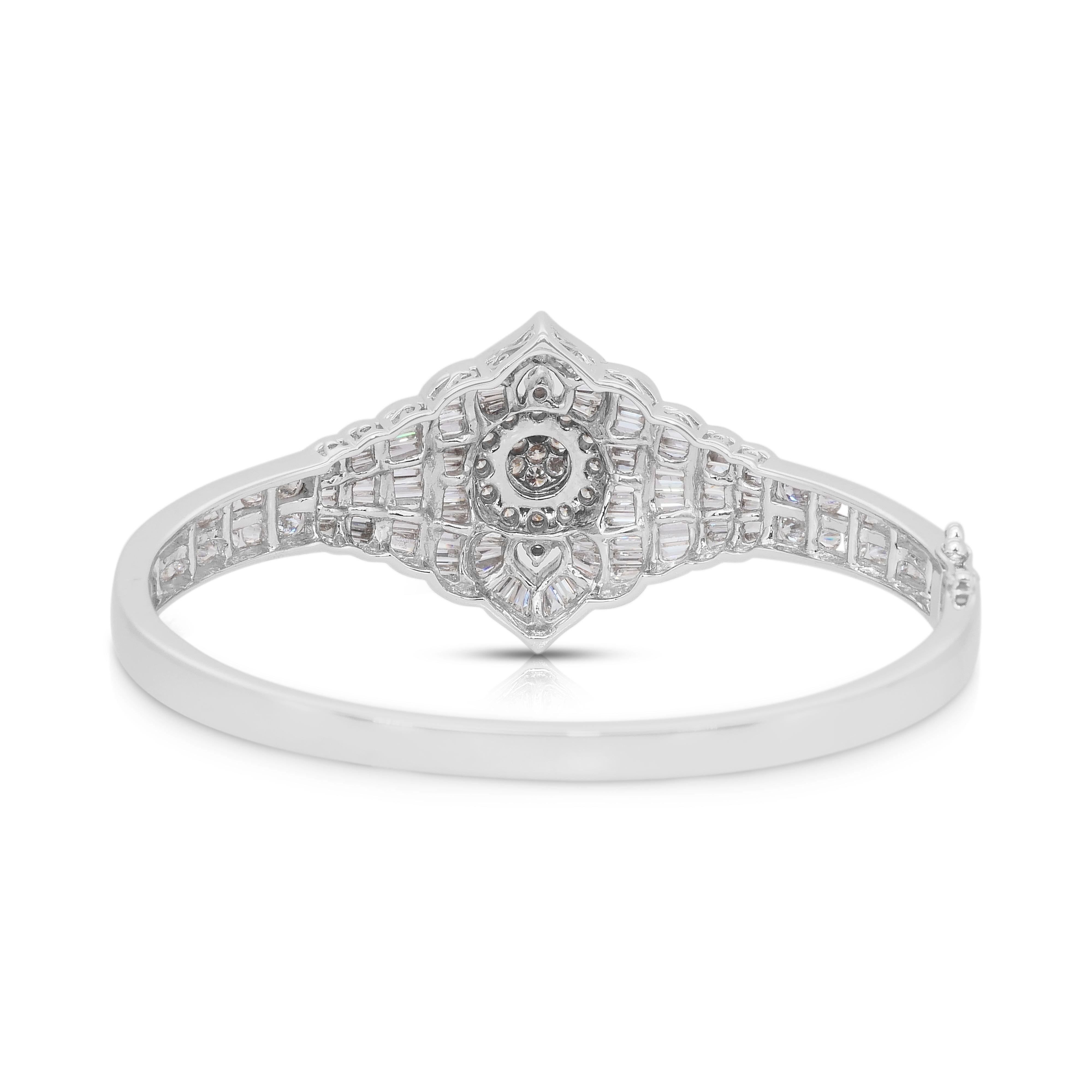 Cautivador Brazalete de Diamantes de 5,12 ct en Oro Blanco de 18k - Certificado IGI en venta 4