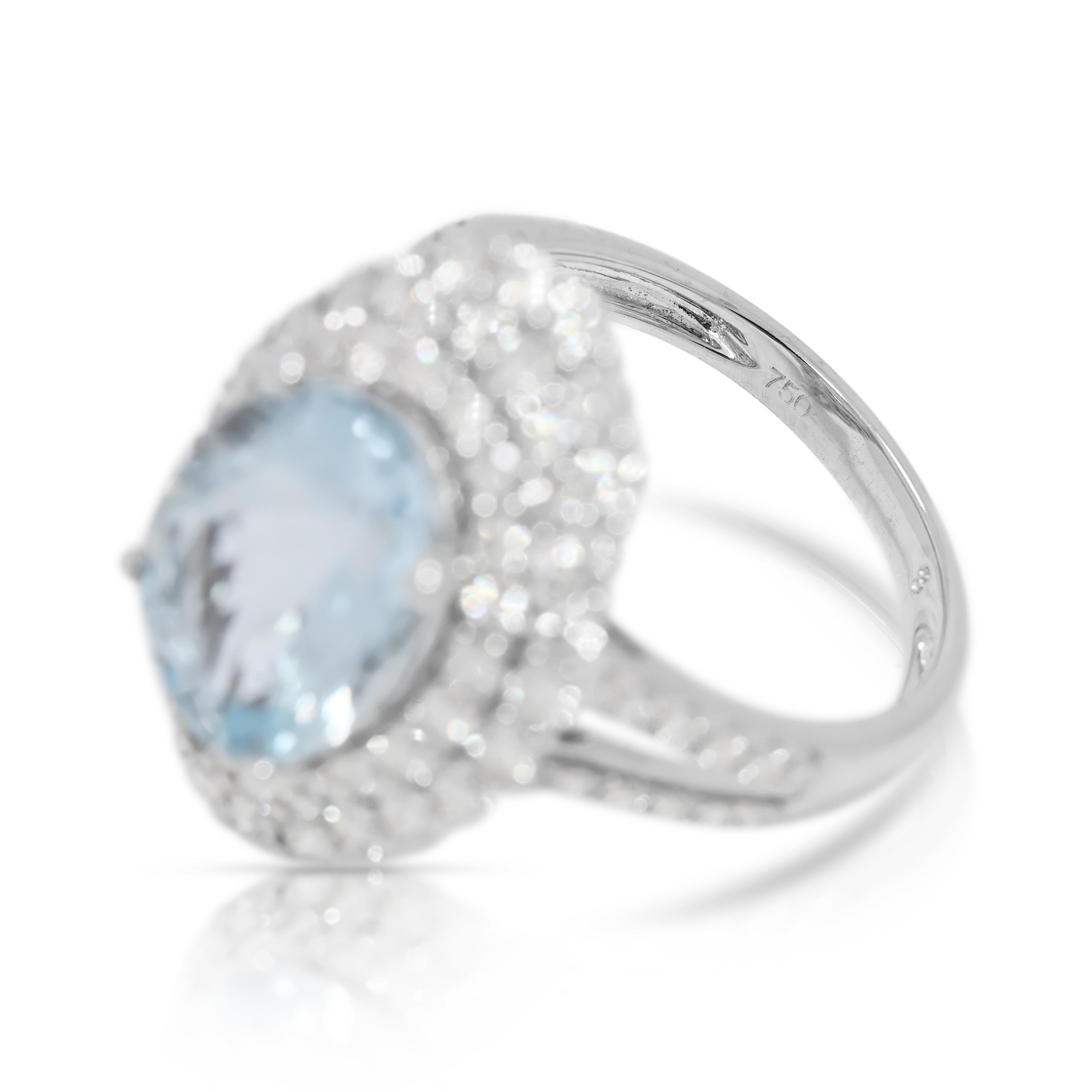 Captivante bague à double halo en or blanc 18 carats avec aigue-marine et diamant de 5,74 ct. Pour femmes en vente