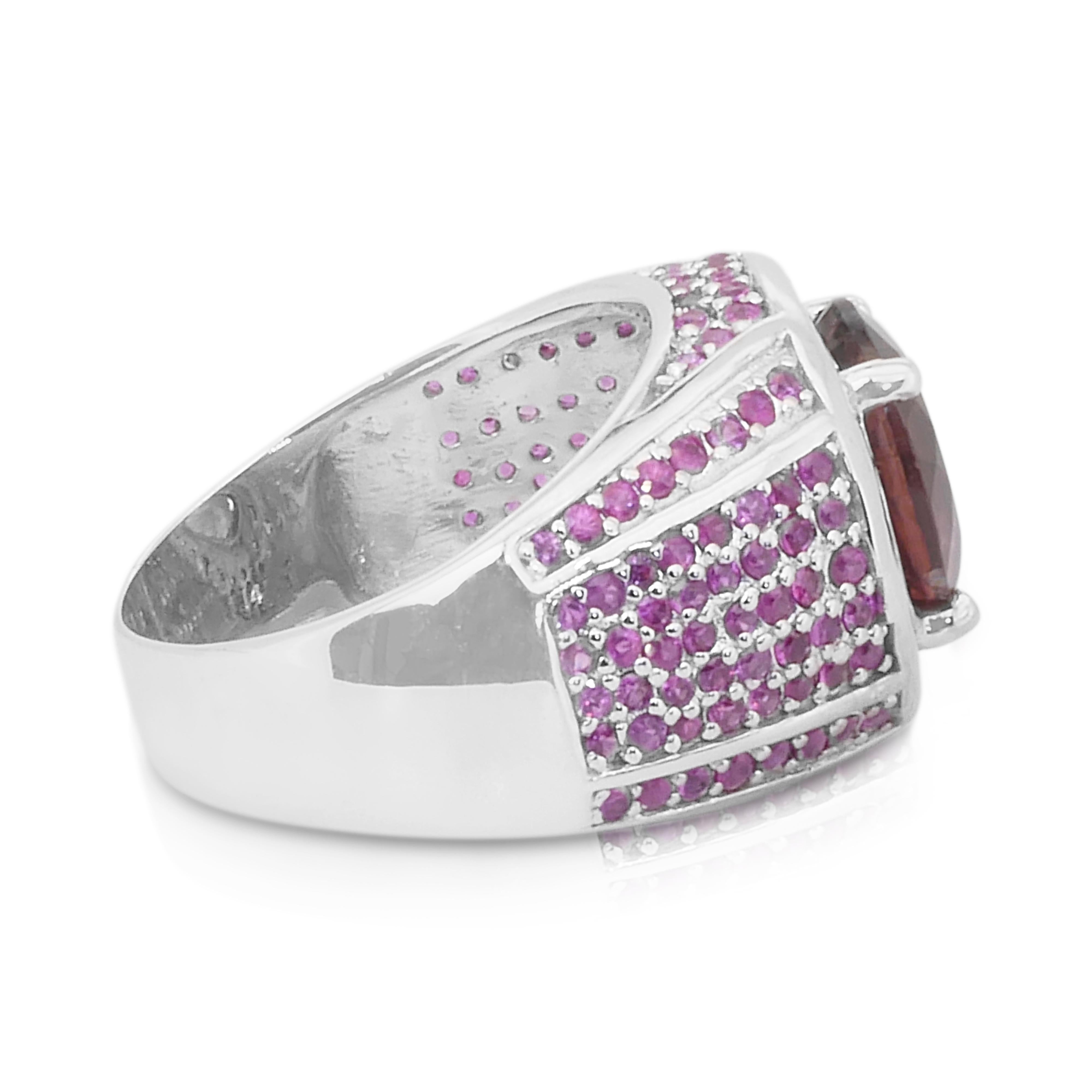 Cautivador Anillo de Cóctel de Rubelita, Zafiros y Diamantes de 7,40 ct en Nuevo estado para la venta en רמת גן, IL