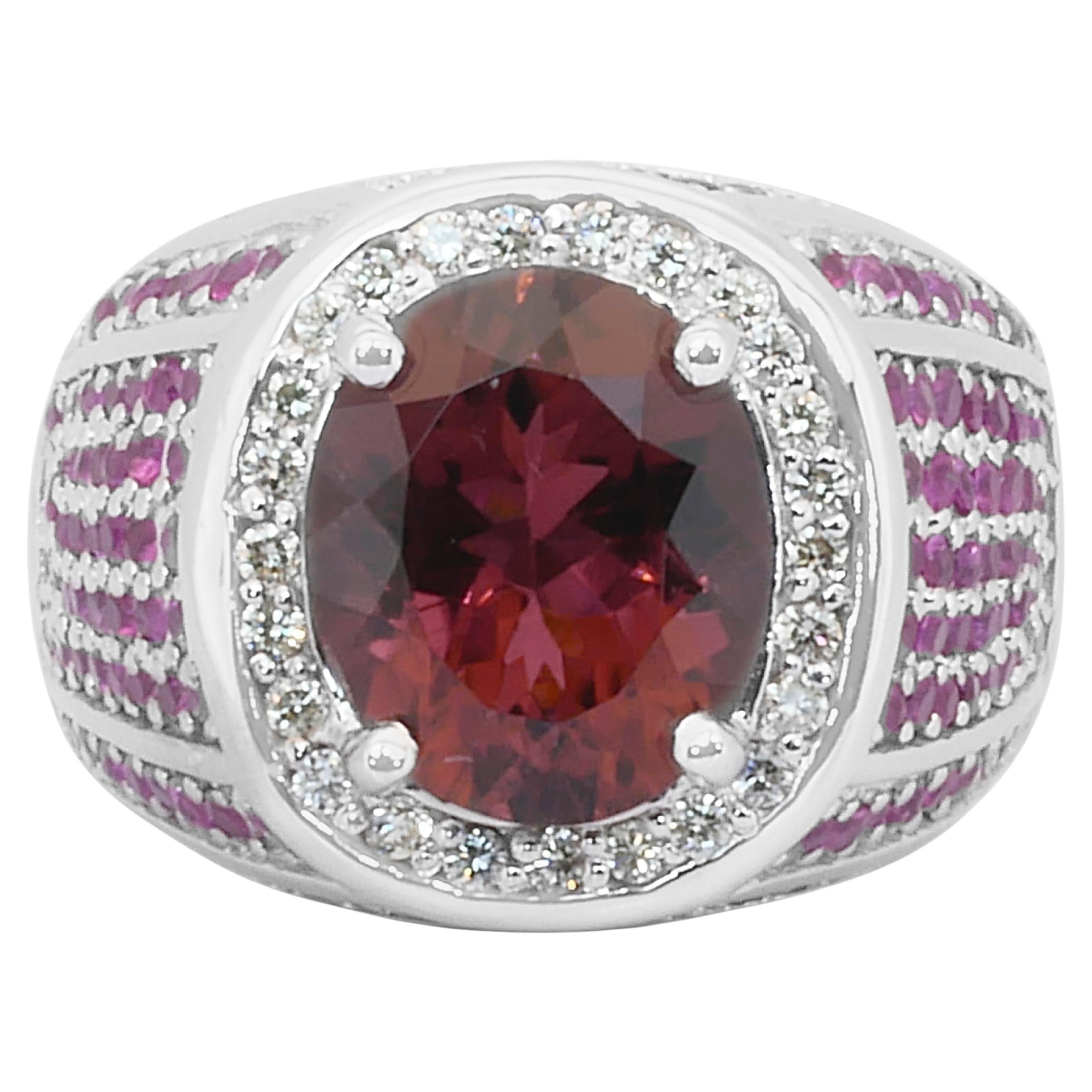 Accattivante anello da cocktail con rubellite, zaffiri e diamanti da 7,40 carati