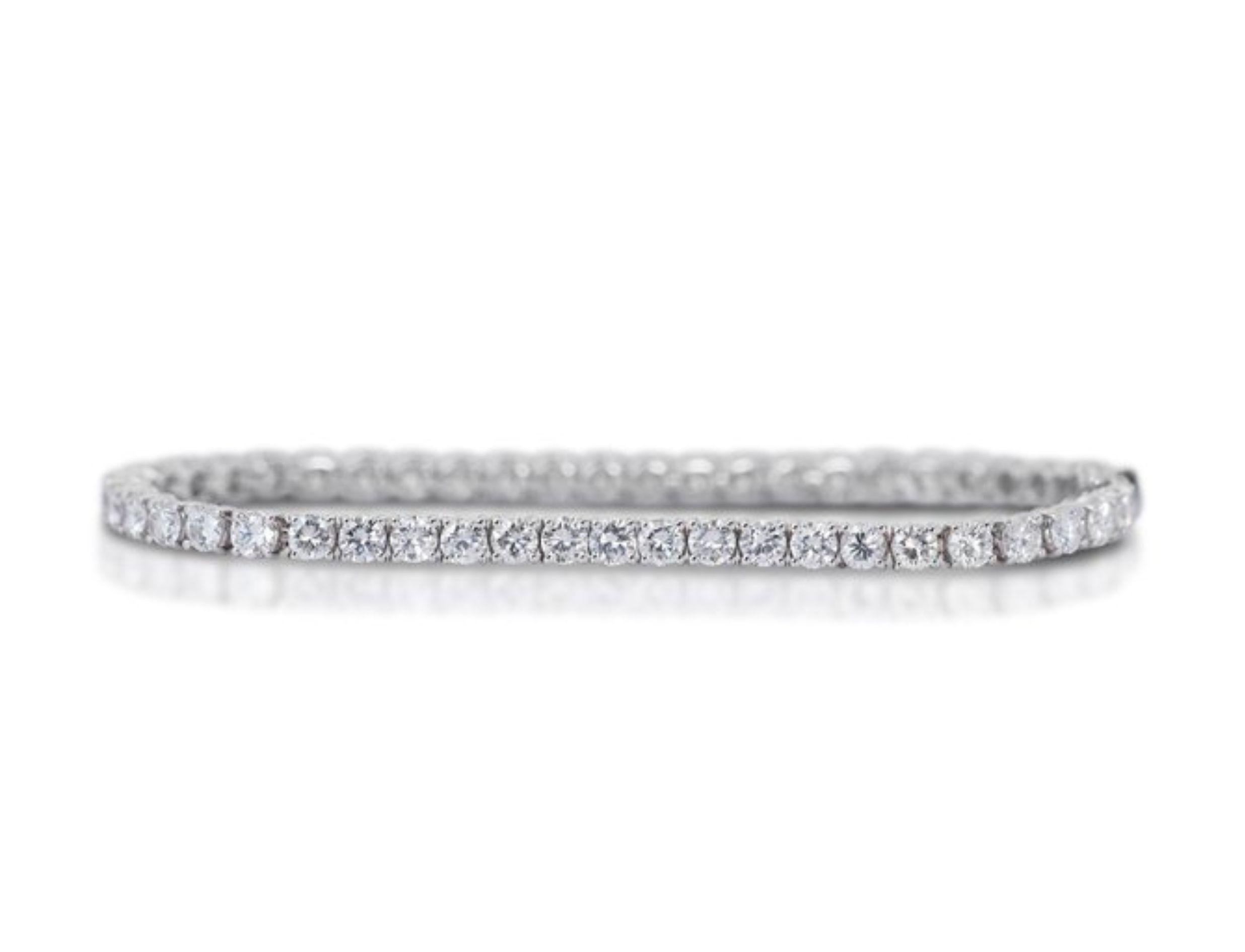 Round Cut Captivating 8.11ct Round Brilliant Diamond Bracelet in 14K White Gold