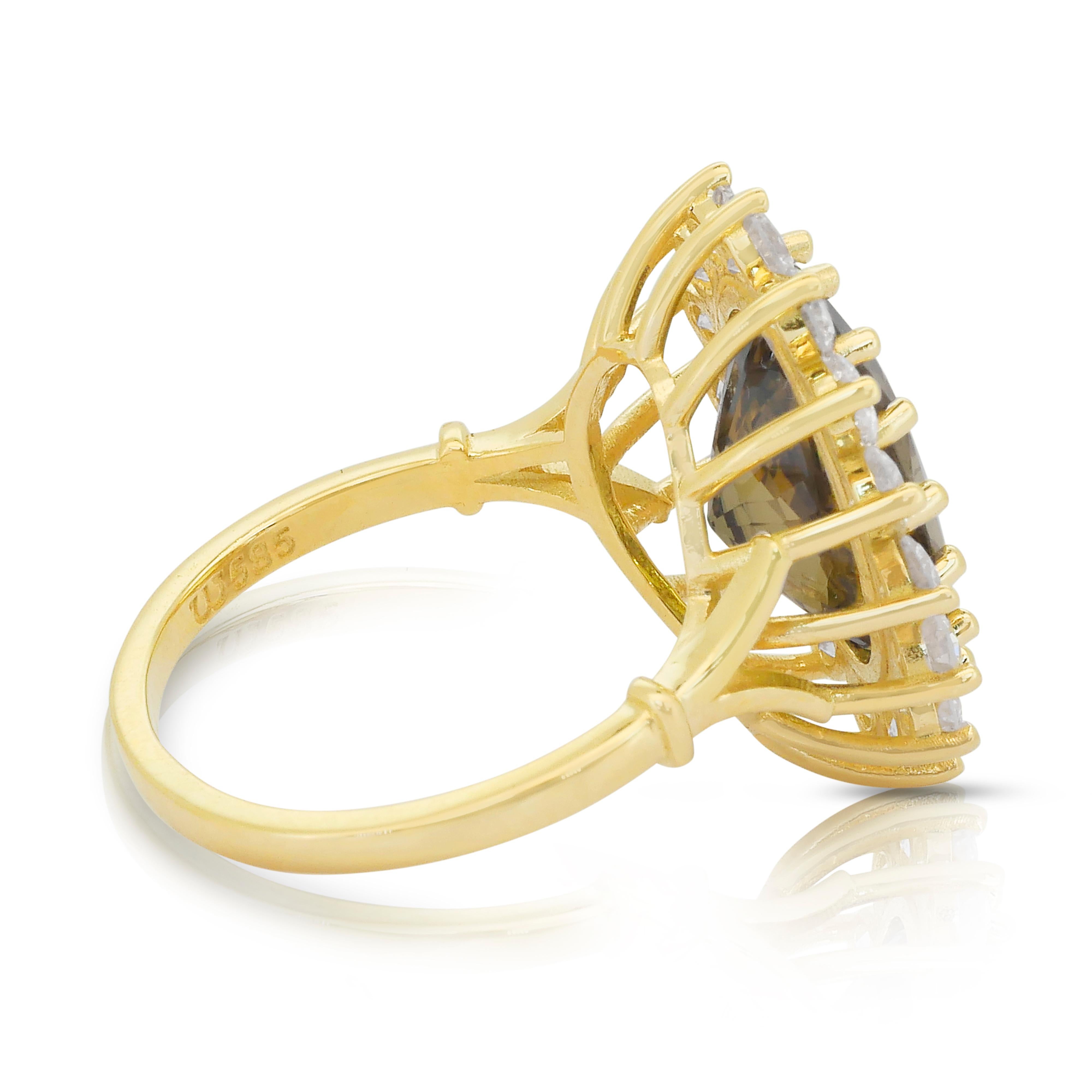 Captivating 8.75ct Chrysoberyl and Diamonds Cocktail Ring in 14k Yellow Gold In New Condition For Sale In רמת גן, IL